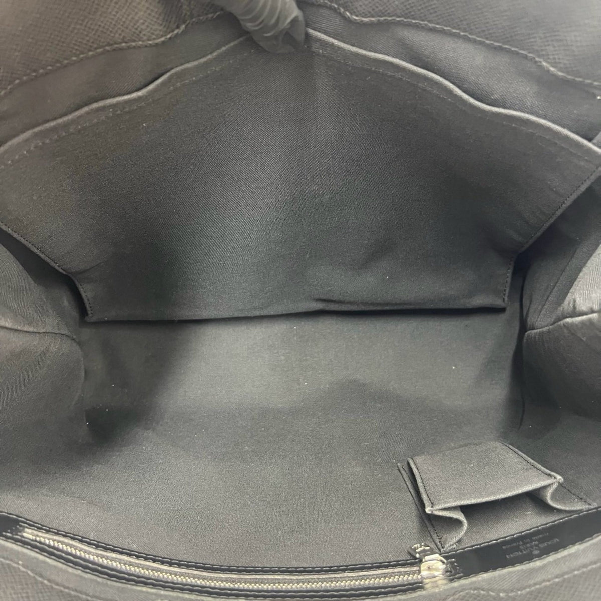 Louis Vuitton Taiga Kasbek PM