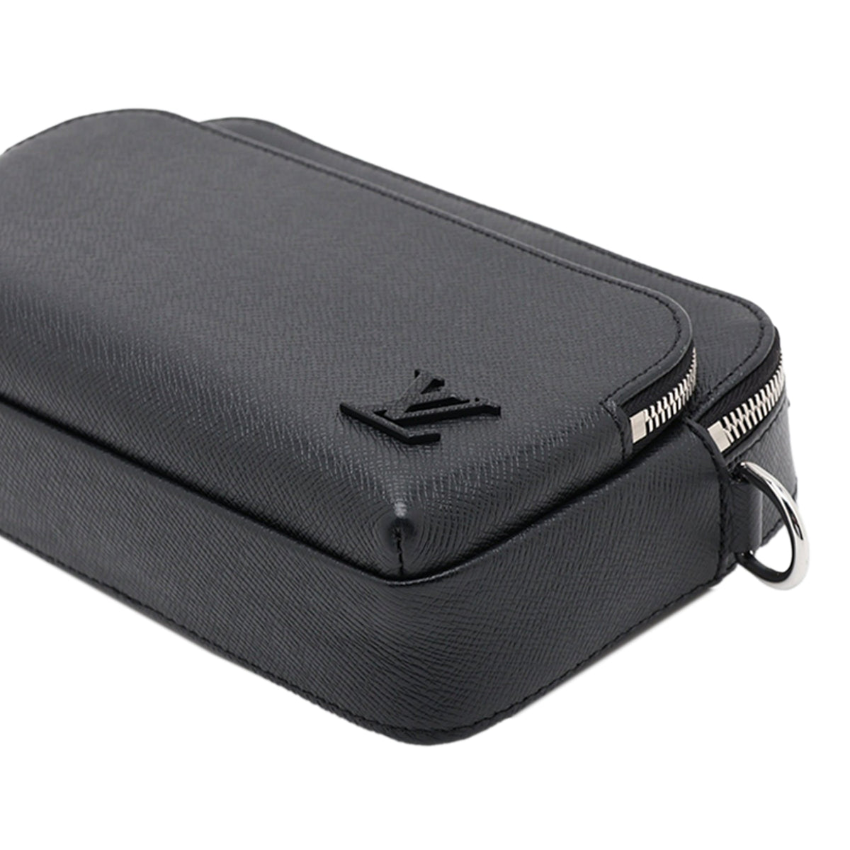Louis Vuitton Taiga Avenue Messenger — Black