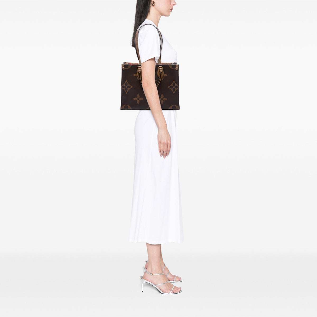 Louis Vuitton Monogram Reverse Giant OnTheGo MM — Brown