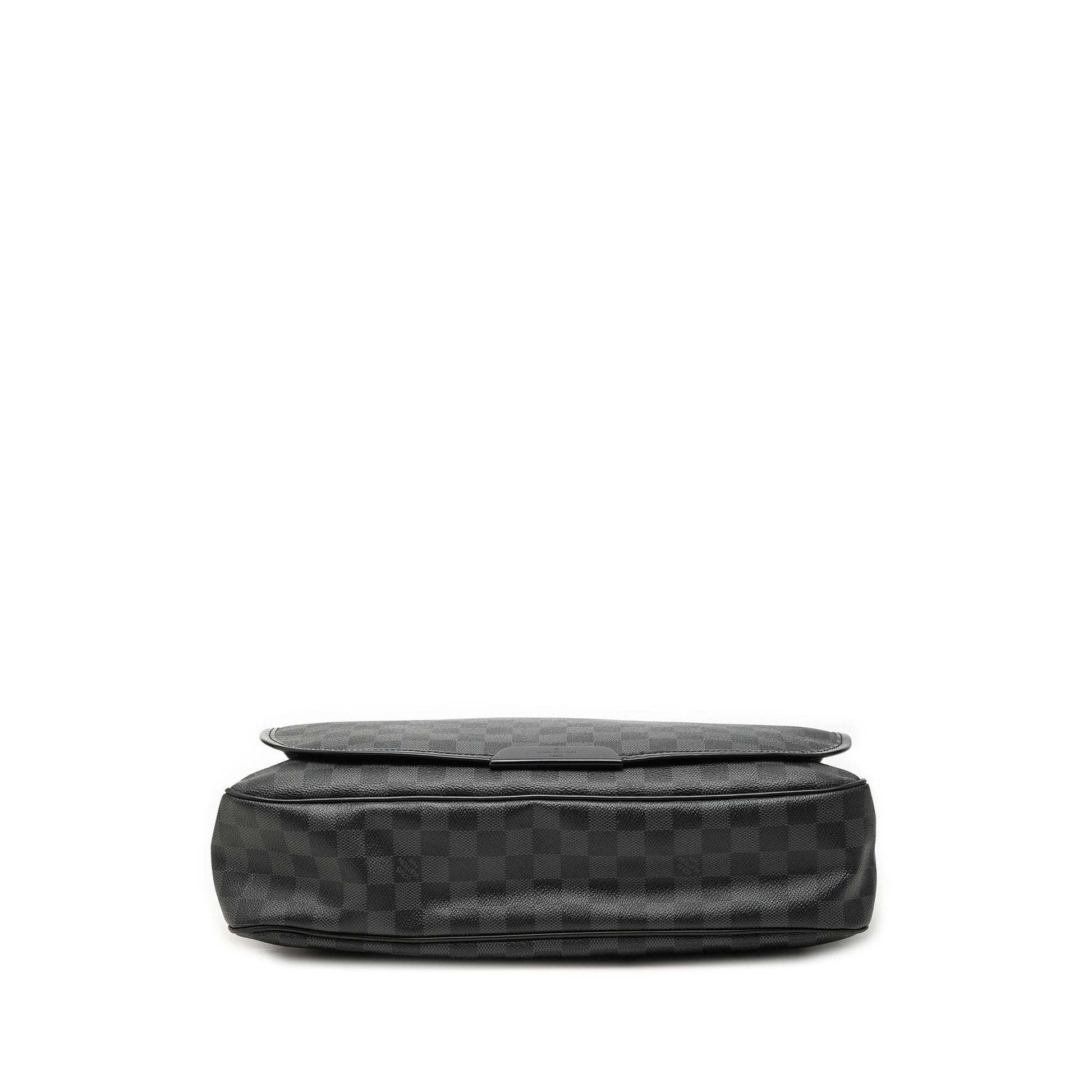 Louis Vuitton Damier Graphite District MM
