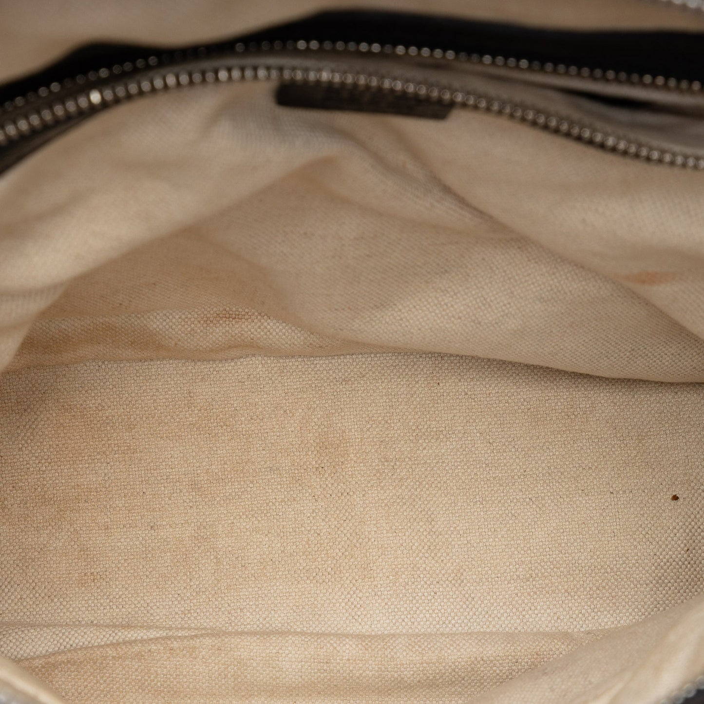 Gucci Medium Pebbled Calfskin Soho Messenger Bag