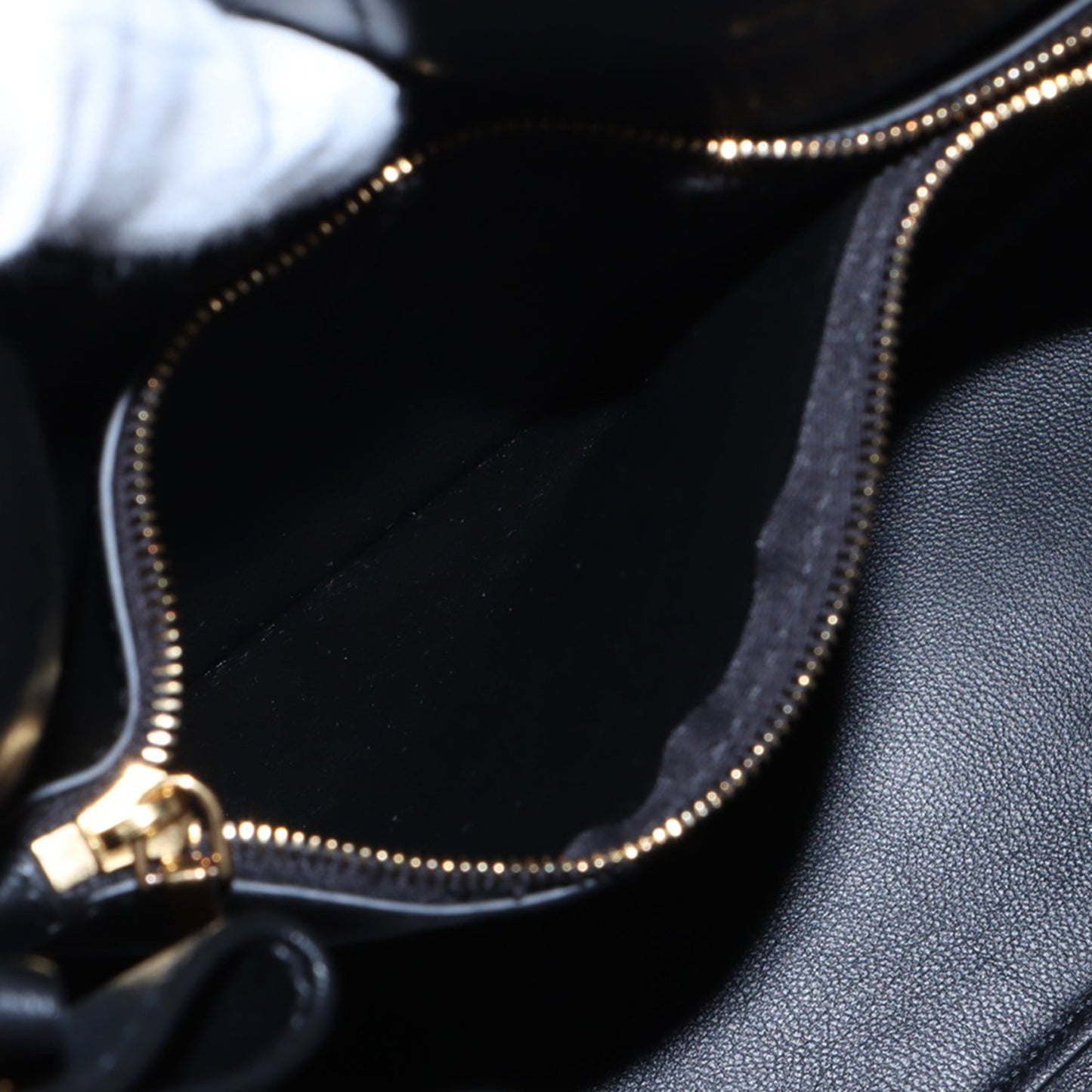 Balenciaga Medium Smooth Calfskin Bel Air Carry All Tote
