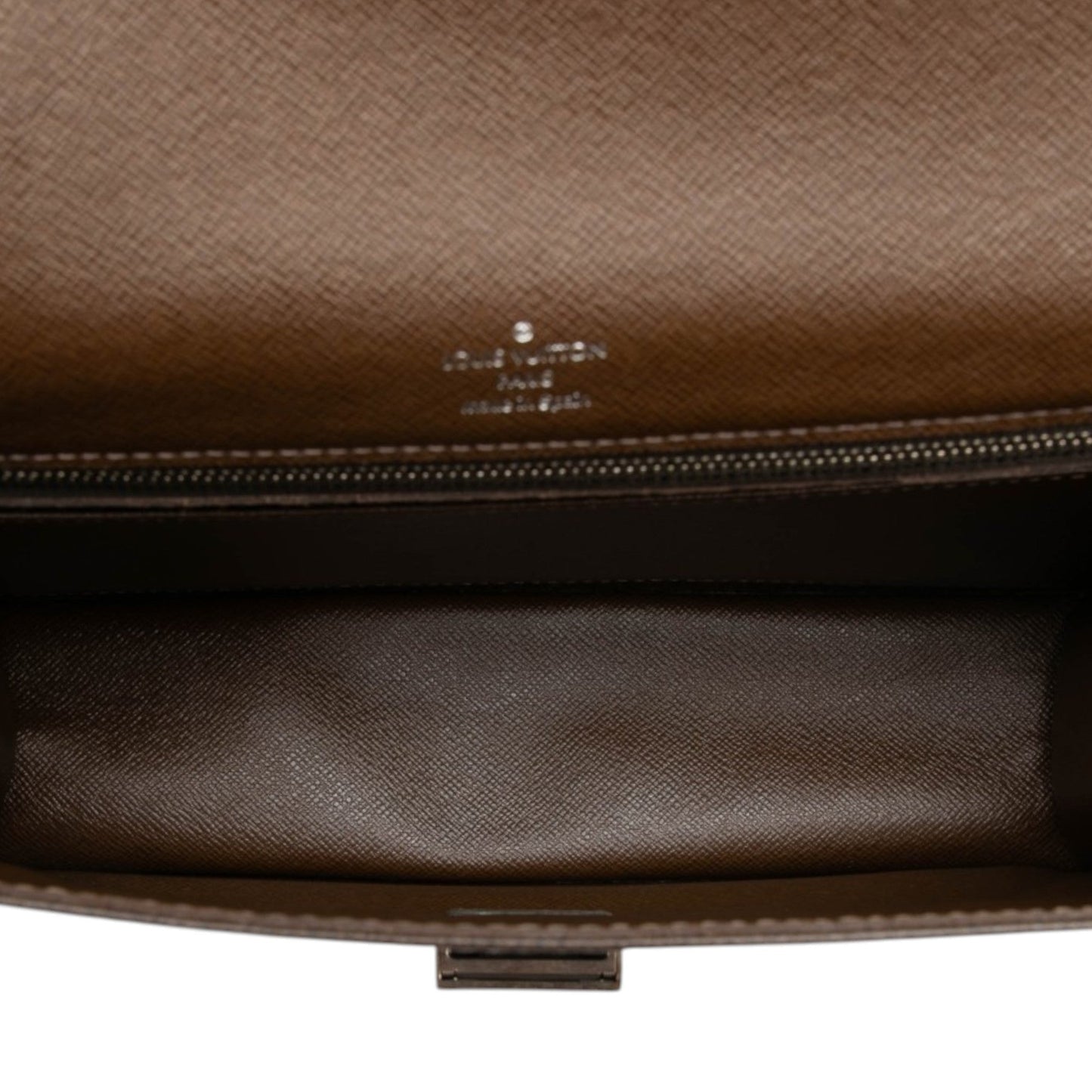 Louis Vuitton Taiga Selenga