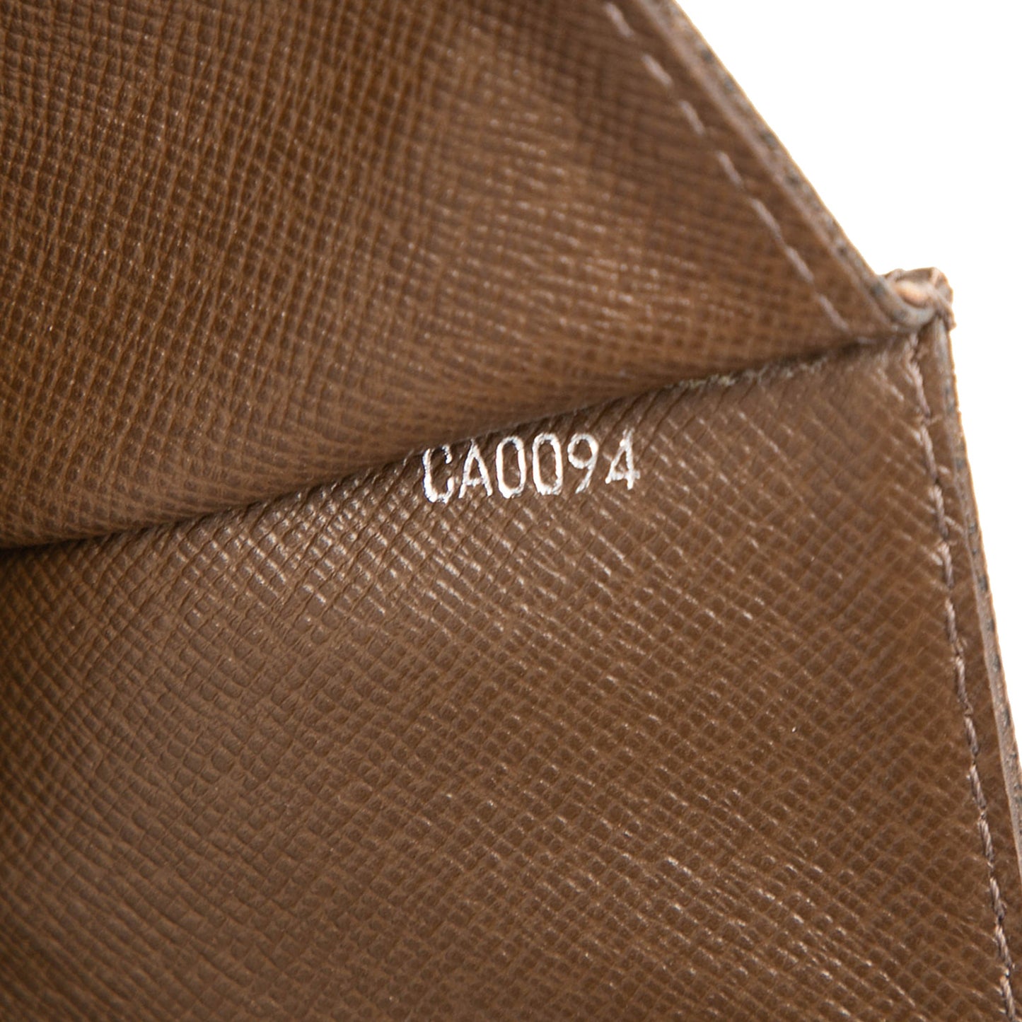 Louis Vuitton Taiga Selenga
