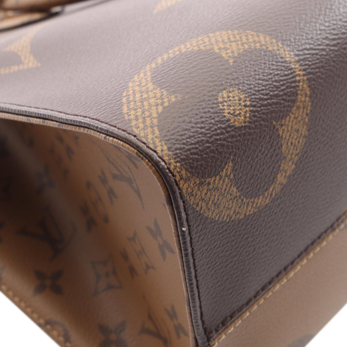 Louis Vuitton Monogram Reverse Giant OnTheGo MM — Brown