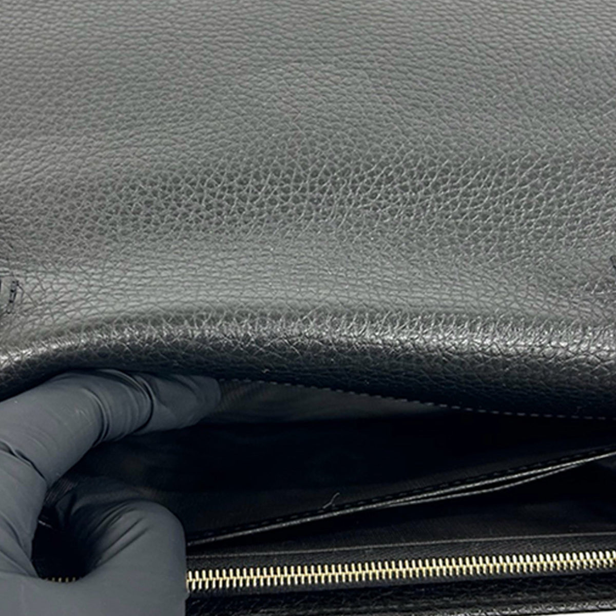 Gucci Pebbled Calfskin Soho Wallet On Chain