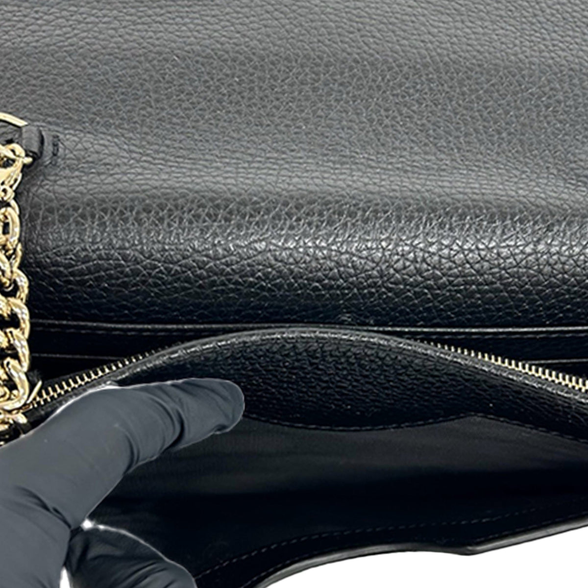 Gucci Pebbled Calfskin Soho Wallet On Chain