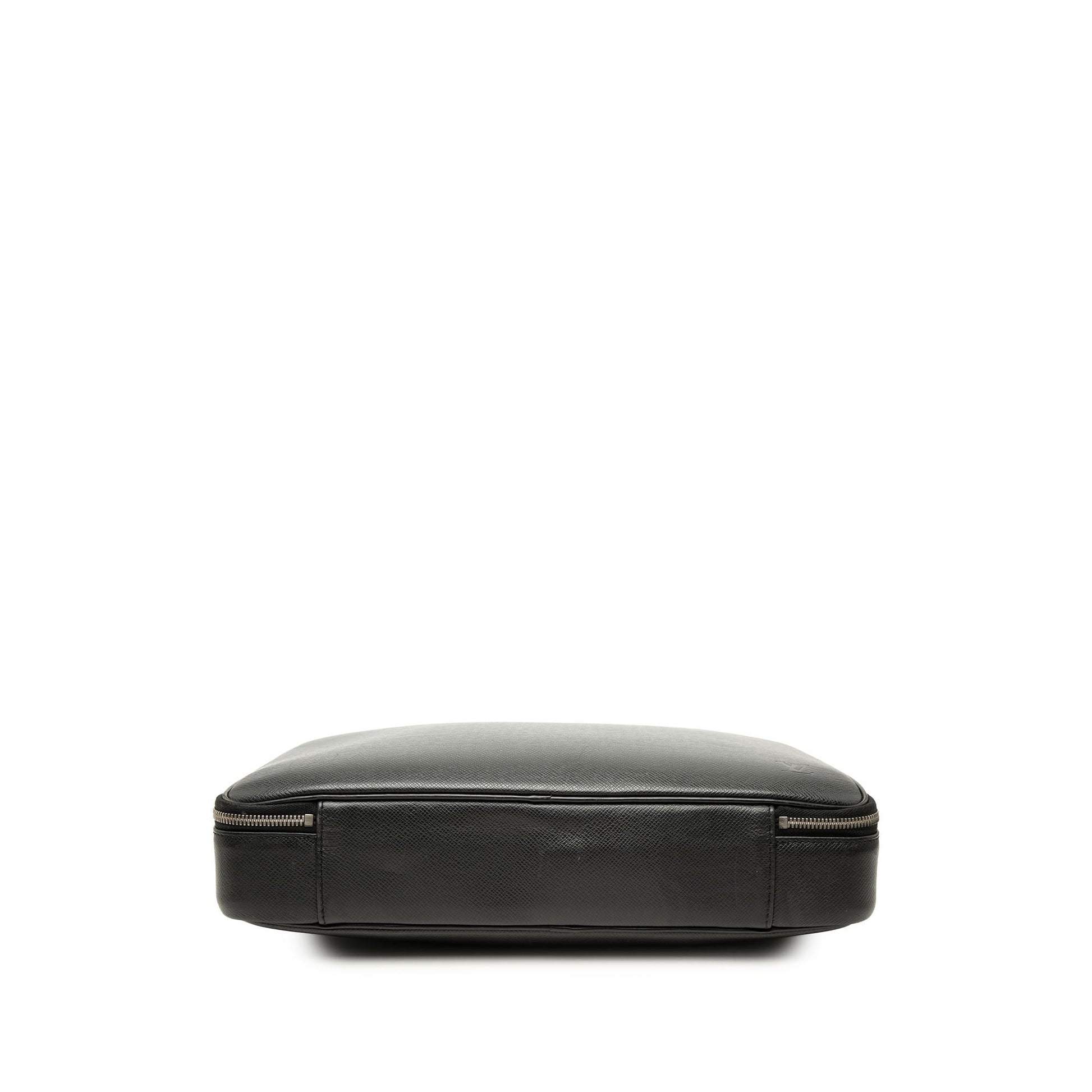 Louis Vuitton Taiga Porte Ordinateur Odessa