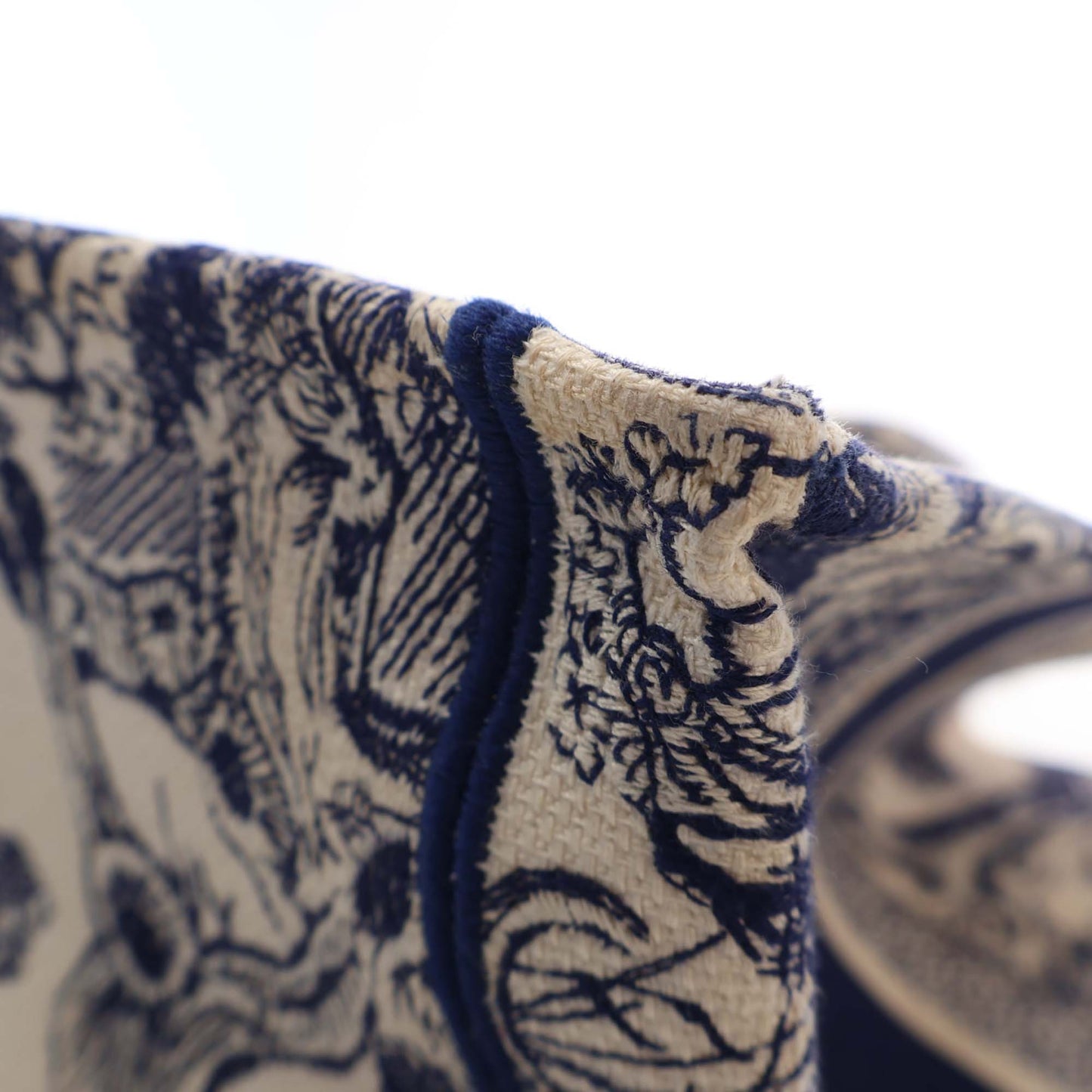Dior Medium Canvas Embroidered Reverse Dioriviera Toile De Jouy Book Tote