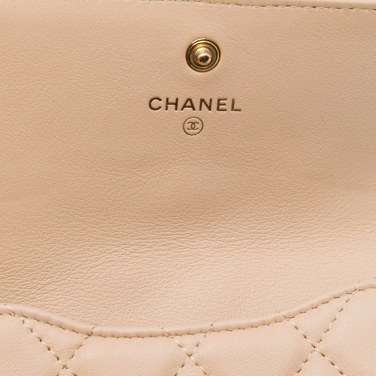 Chanel Quilted Lambskin About Pearls Card Holder On Chain — Beige