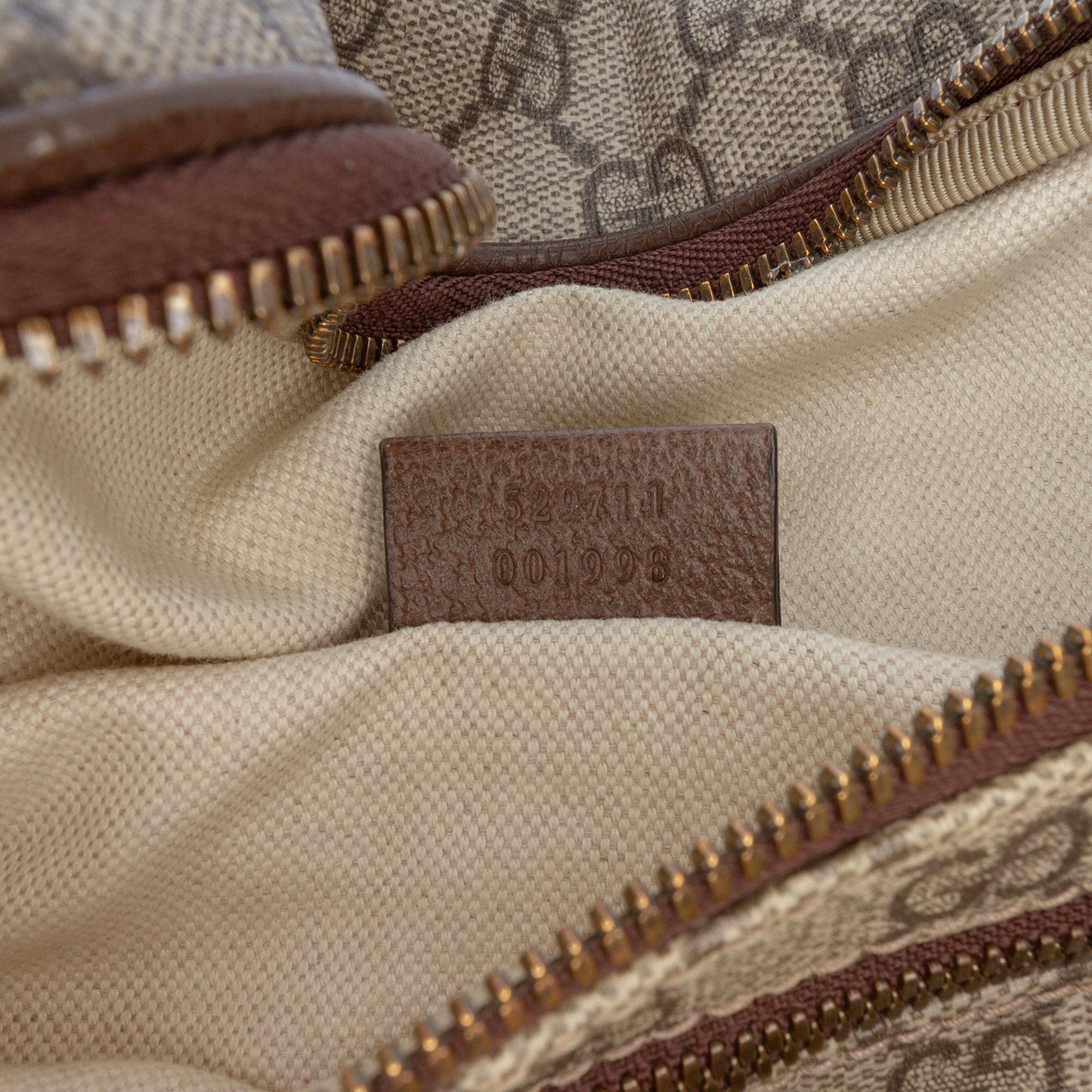 Gucci GG Supreme Courrier Belt Bag