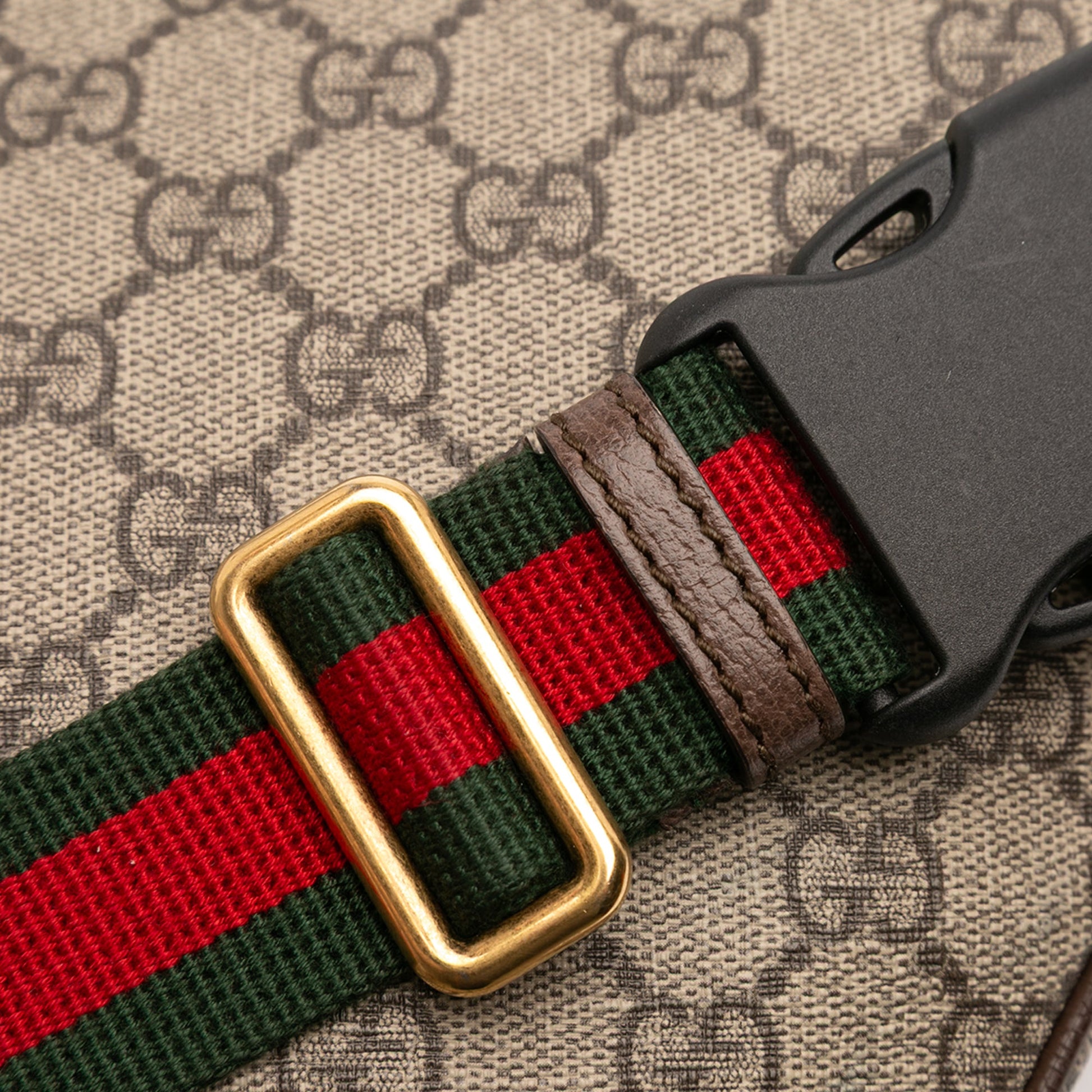 Gucci GG Supreme Courrier Belt Bag
