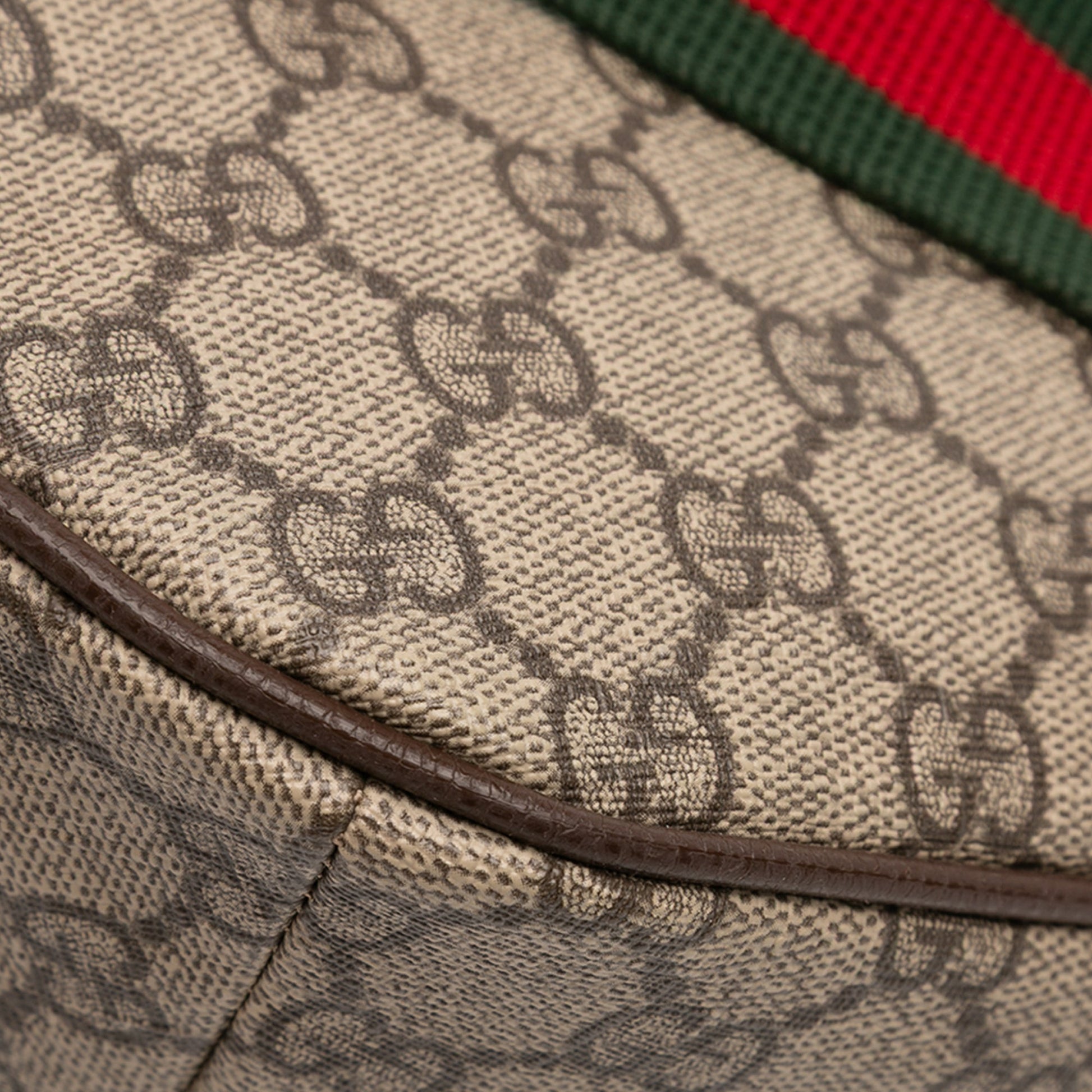 Gucci GG Supreme Courrier Belt Bag