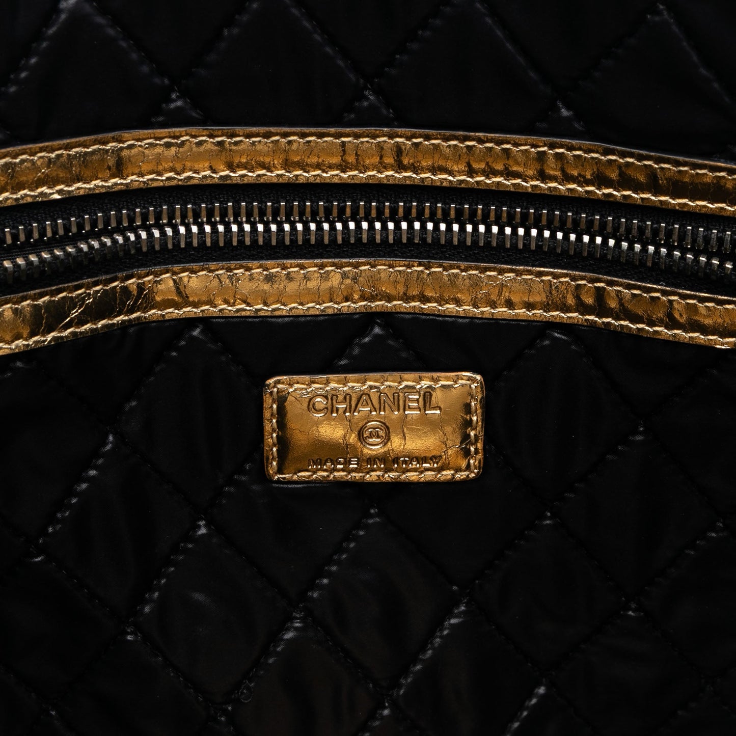 Chanel Metallic Crinkled Calfskin Feministe Mais Feminine Pouch