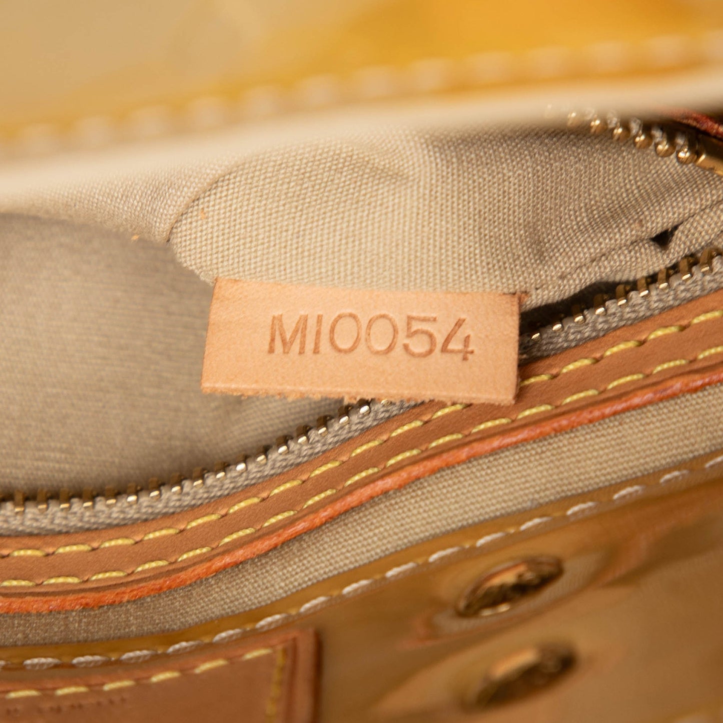 Louis Vuitton Monogram Vernis Reade PM