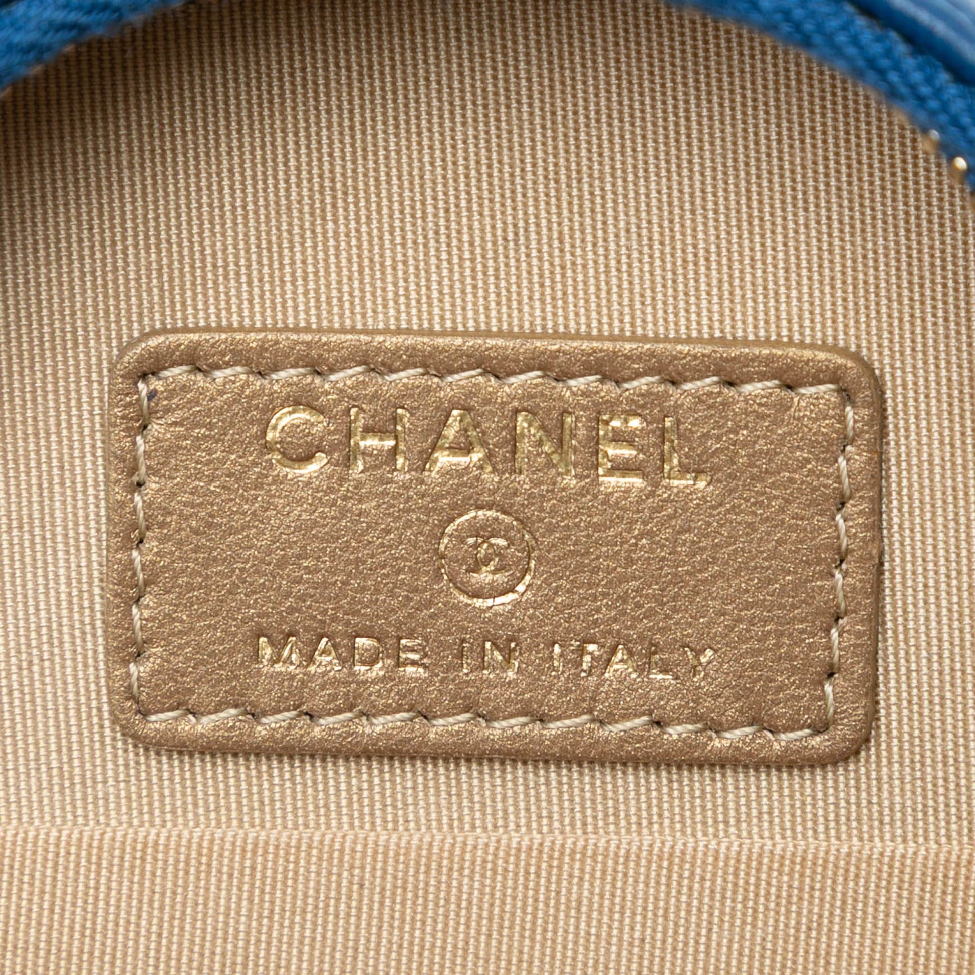 Chanel CC Quilted Lambskin Pearl Crush Round Clutch with Chain