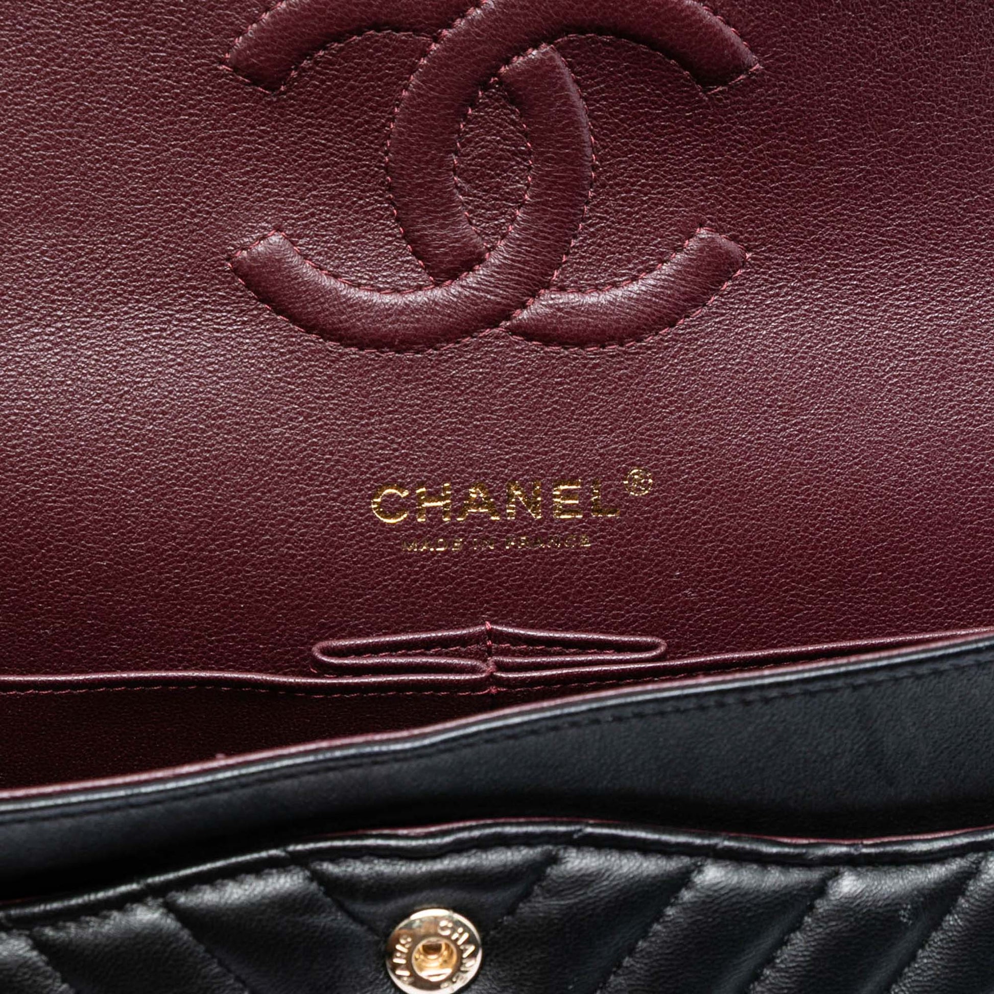 Medium Classic Chevron Lambskin Double Flap