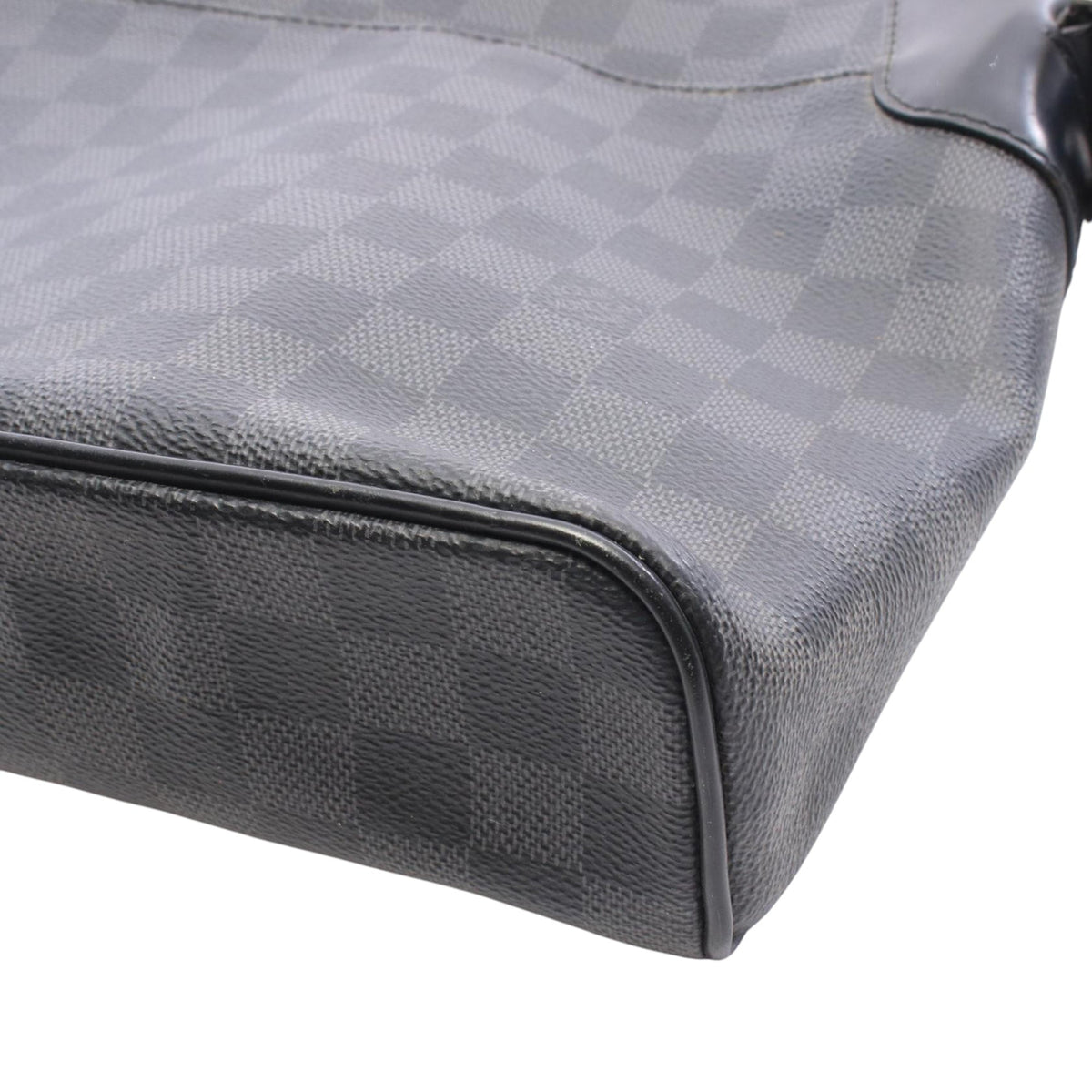 Louis Vuitton Damier Graphite District PM — Black