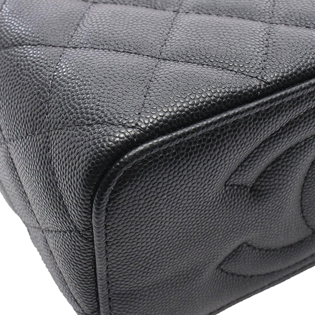 Chanel Small CC Quilted Caviar Vanity Case With Chain — Black