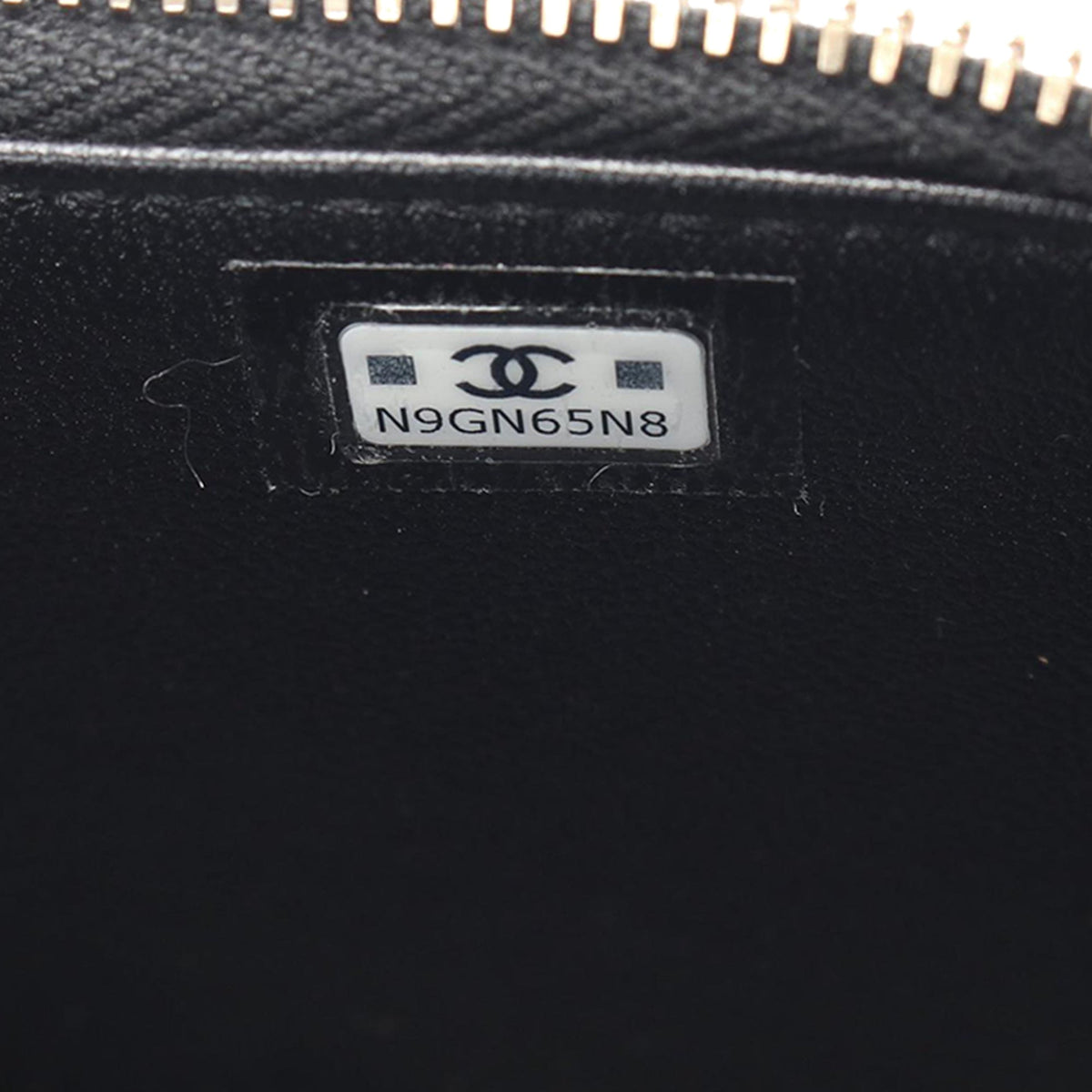 Chanel Small CC Quilted Caviar Vanity Case With Chain — Black
