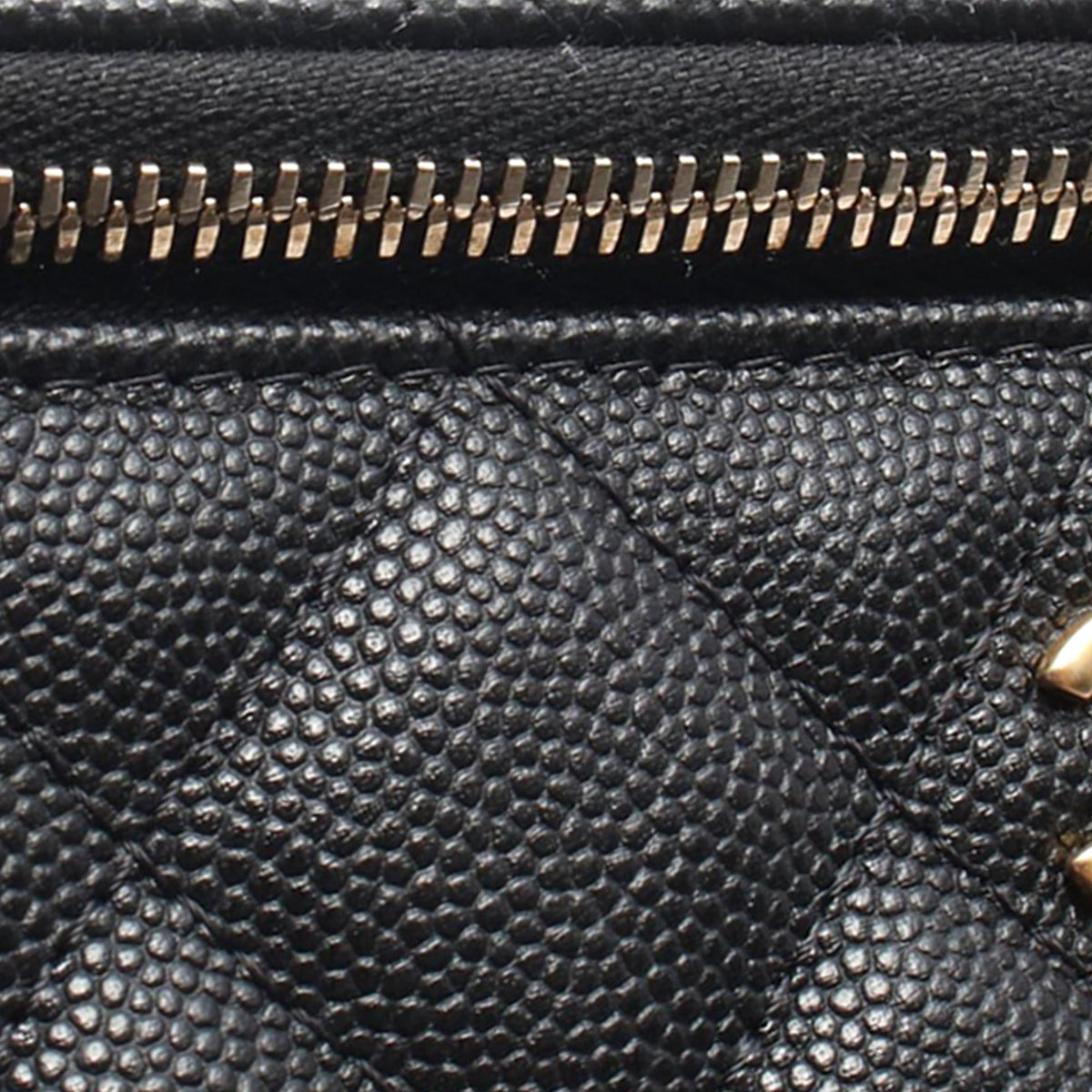 Chanel Small CC Quilted Caviar Vanity Case With Chain — Black