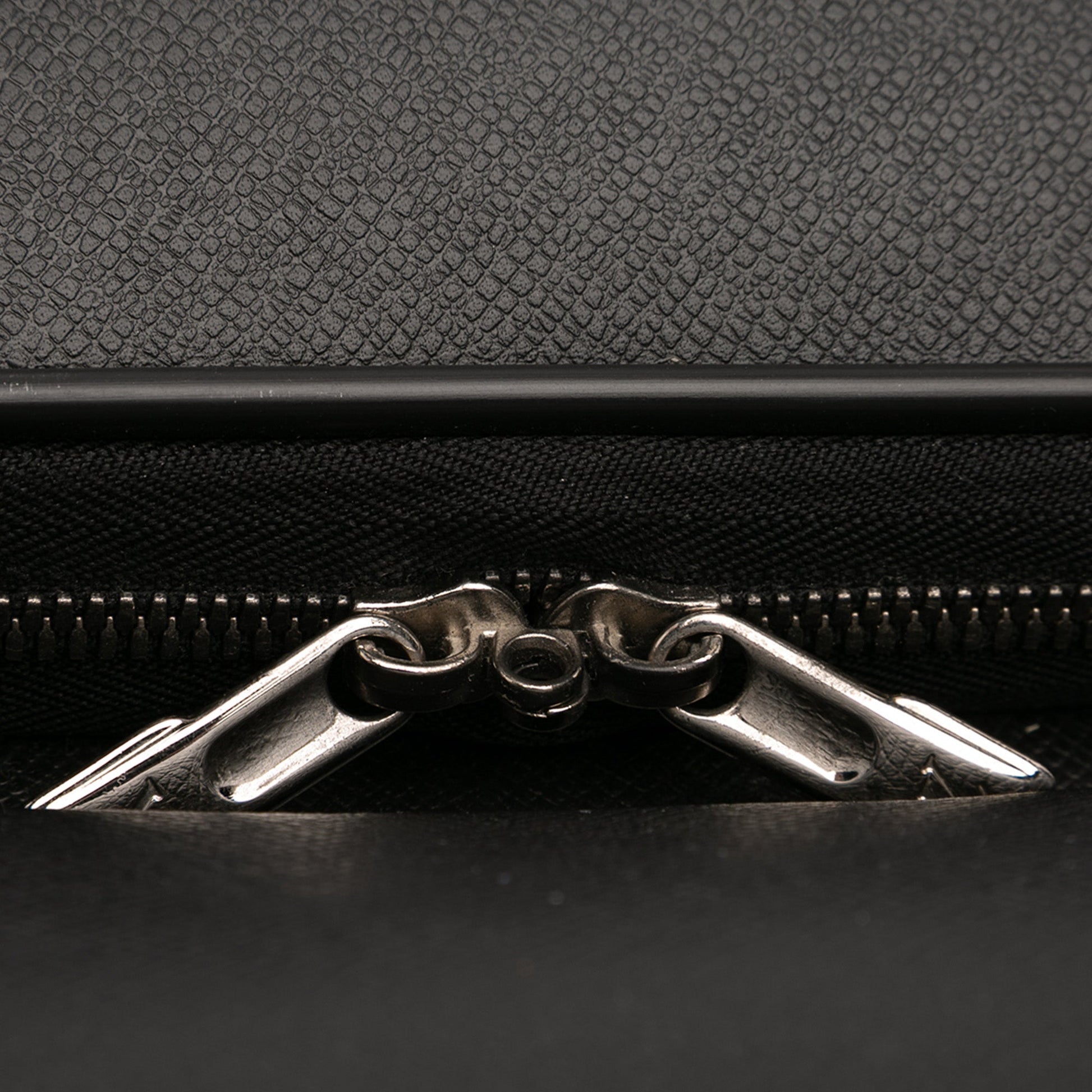 Louis Vuitton Taiga Pegase 55
