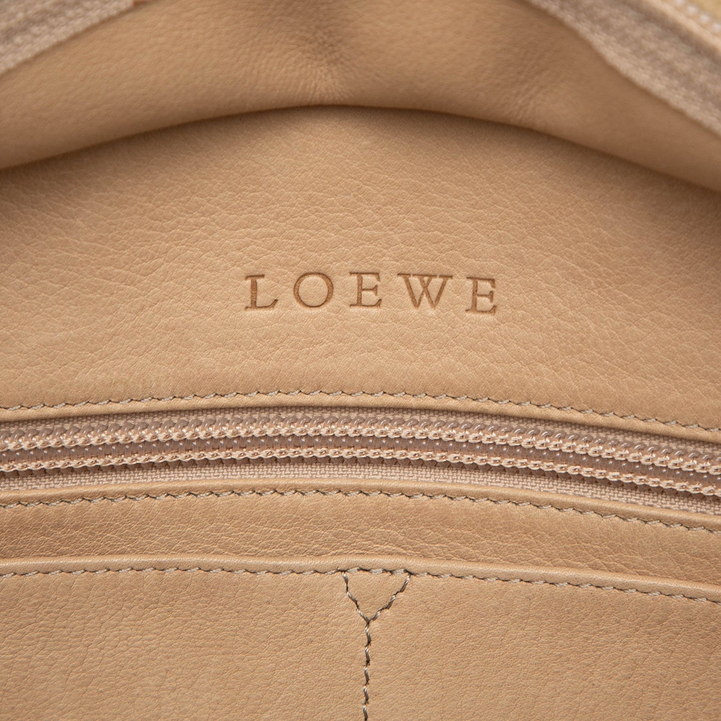 LOEWE Suede Amazona 28