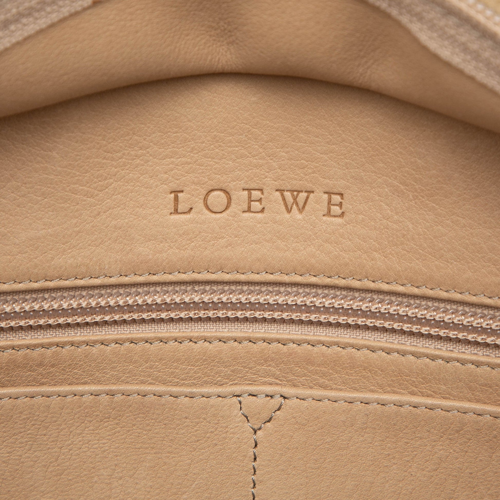 LOEWE Suede Amazona 28