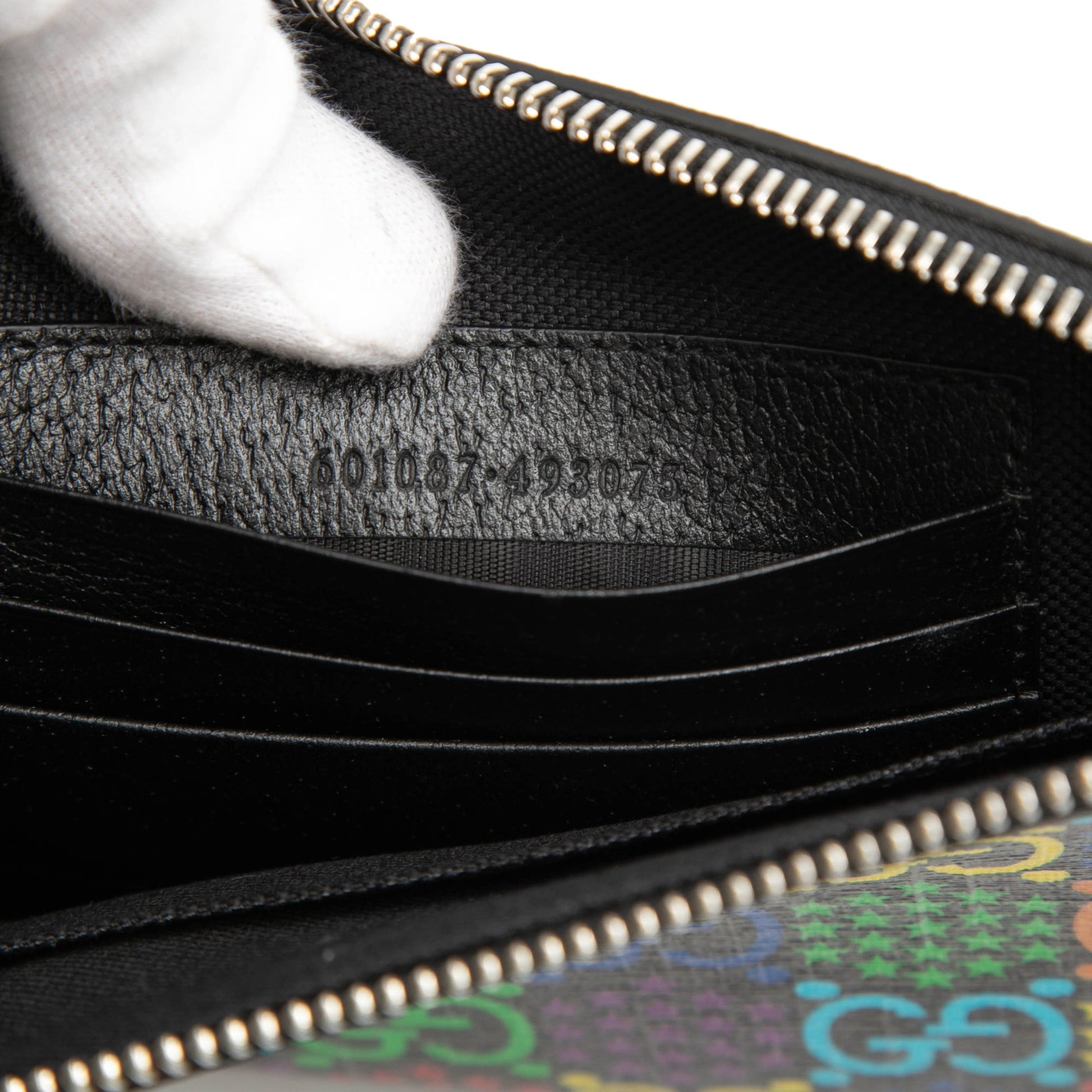 Gucci GG Supreme Psychedelic Zip Clutch
