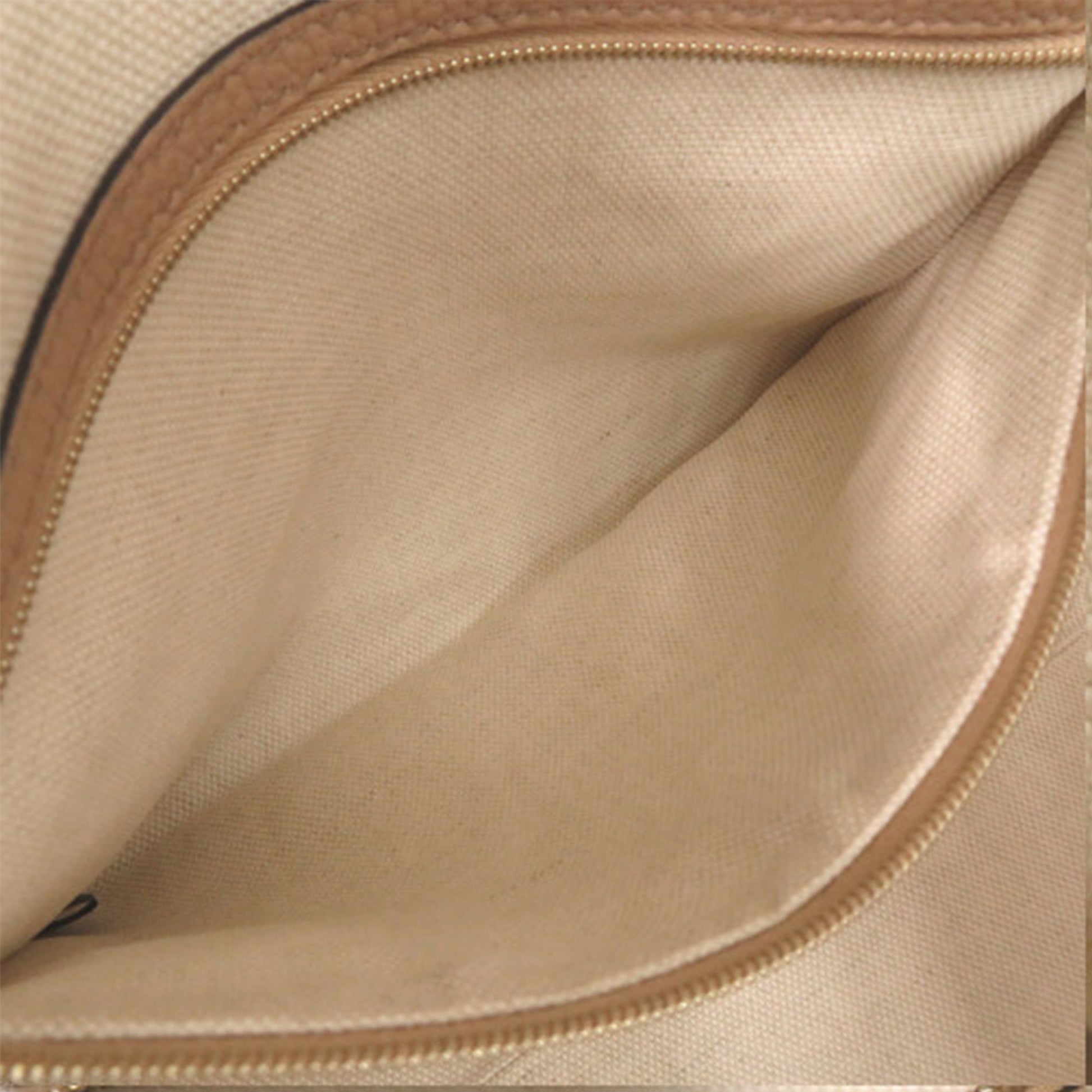 Gucci Medium Calfskin Soho Chain Tote