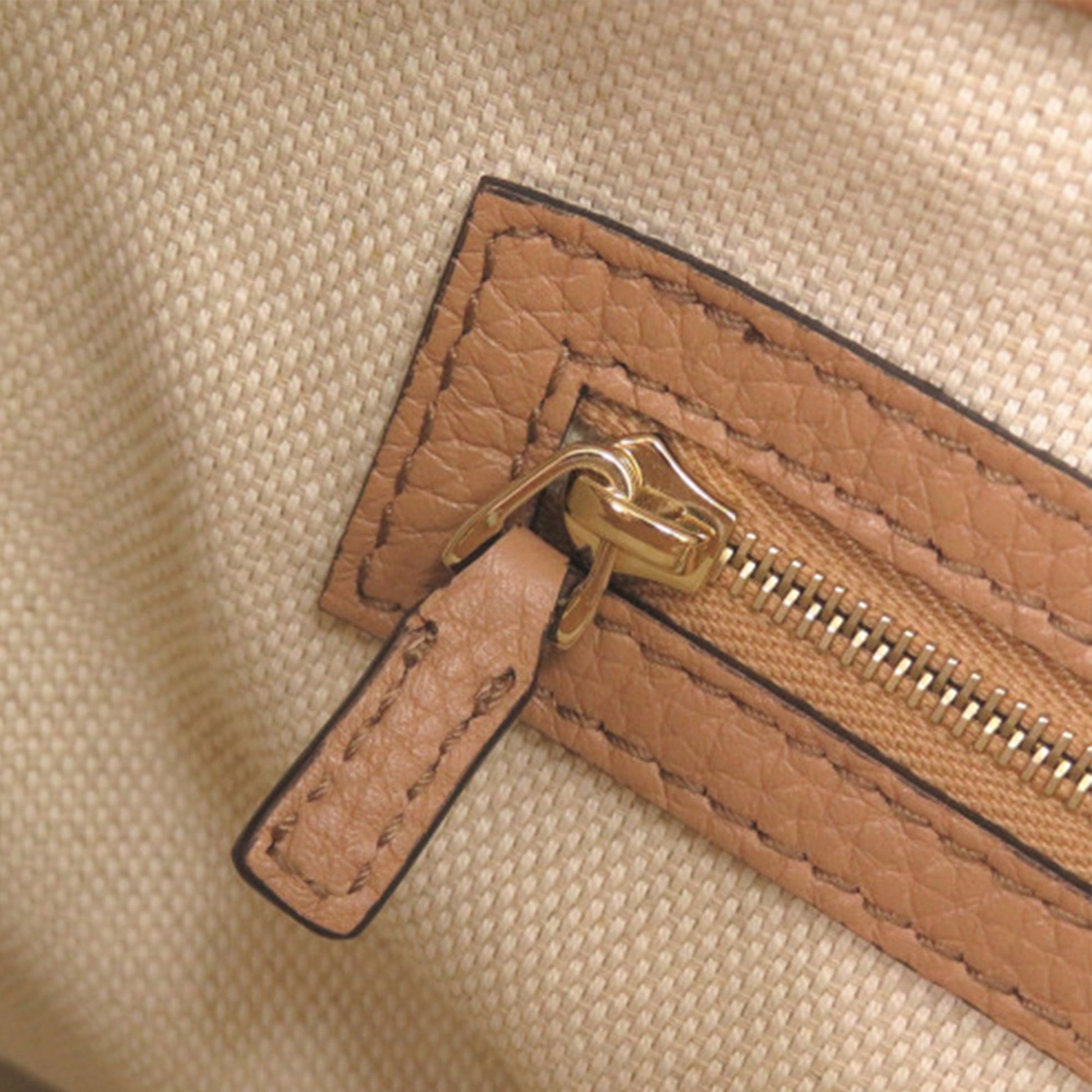 Gucci Medium Calfskin Soho Chain Tote