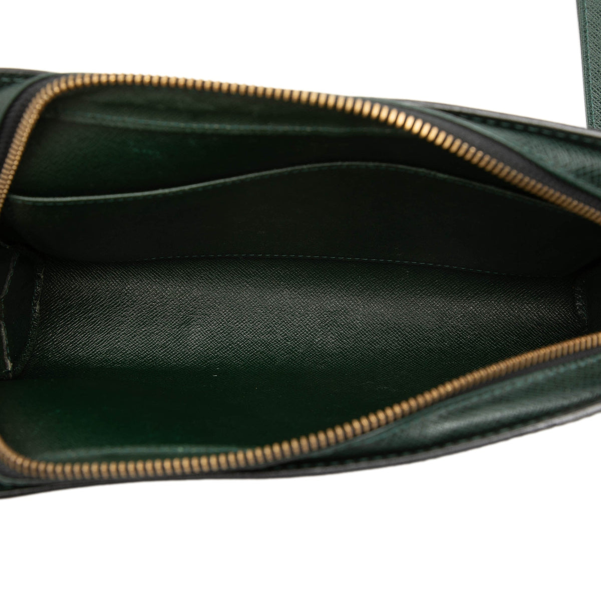Louis Vuitton Taiga Pochette Baikal — Green