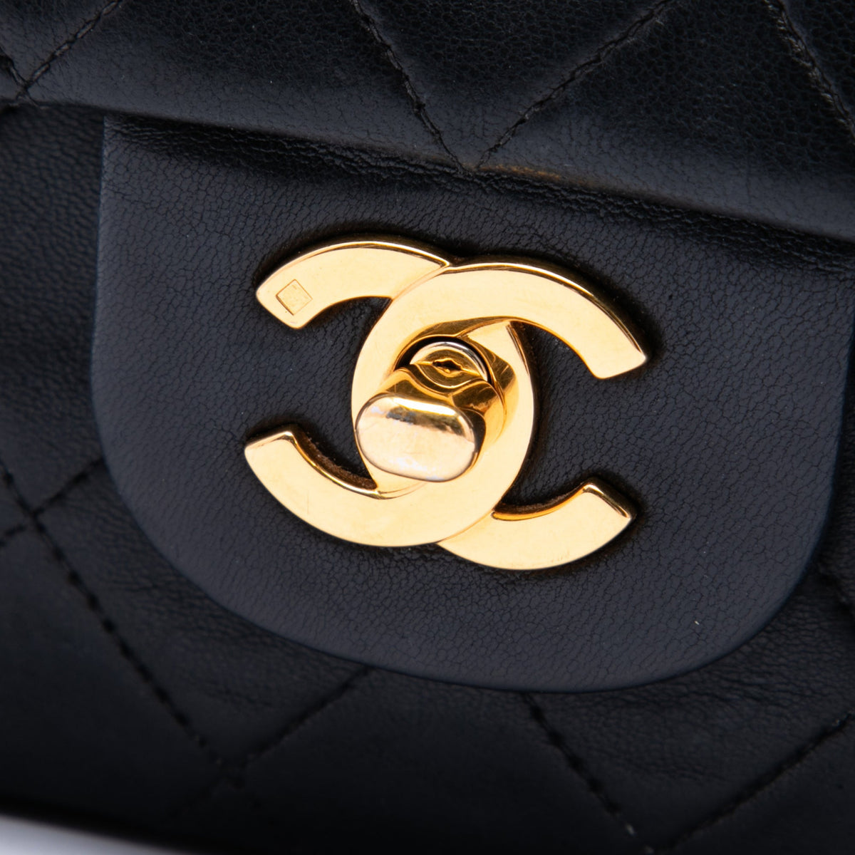 Chanel Medium Classic Lambskin Double Flap — Black
