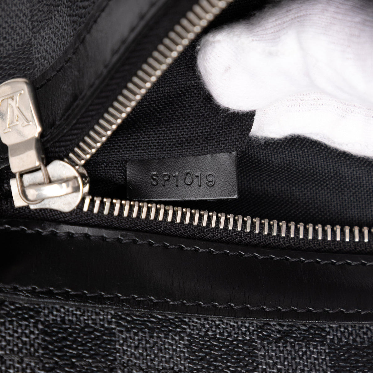 Louis Vuitton Damier Graphite Daniel MM