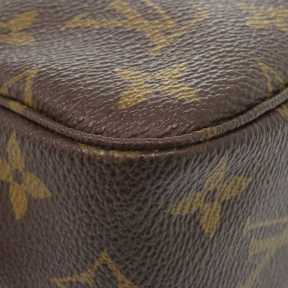 Louis Vuitton Monogram Trousse Toilette 23