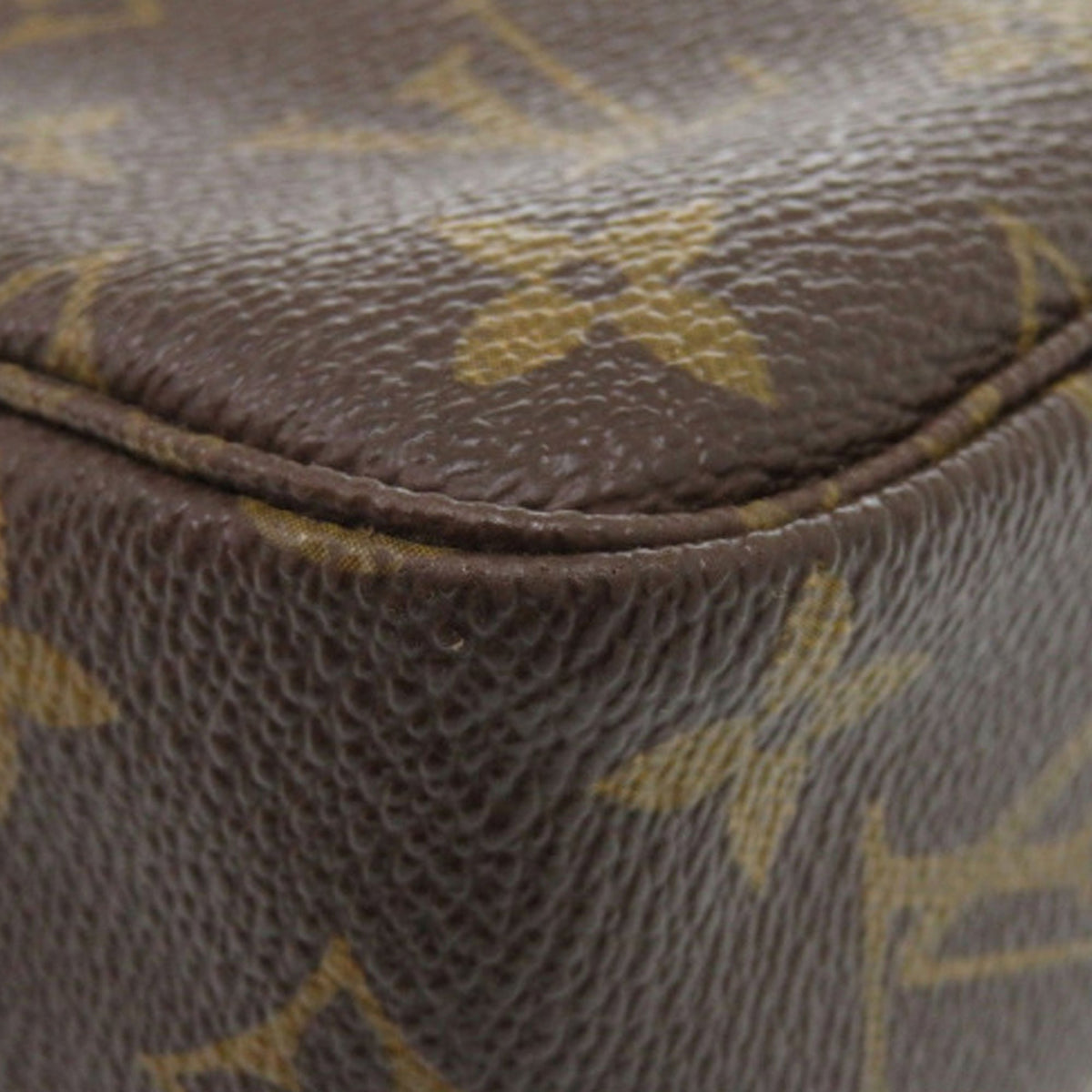 Louis Vuitton Monogram Trousse Toilette 23