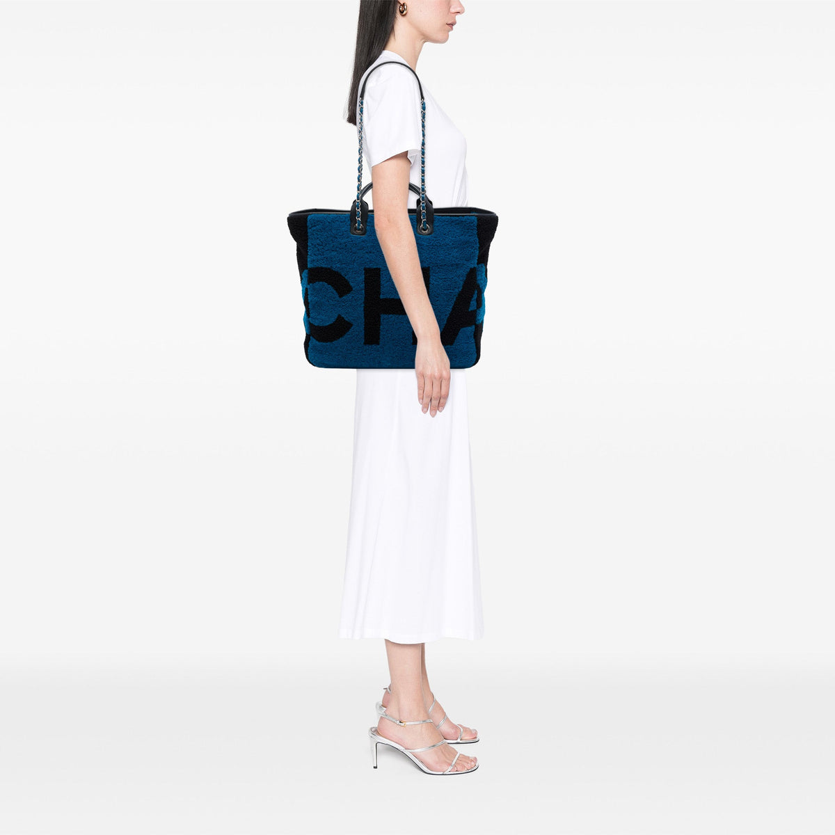 Chanel Medium Shearling and Calfskin Deauville Shopping Tote — Blue