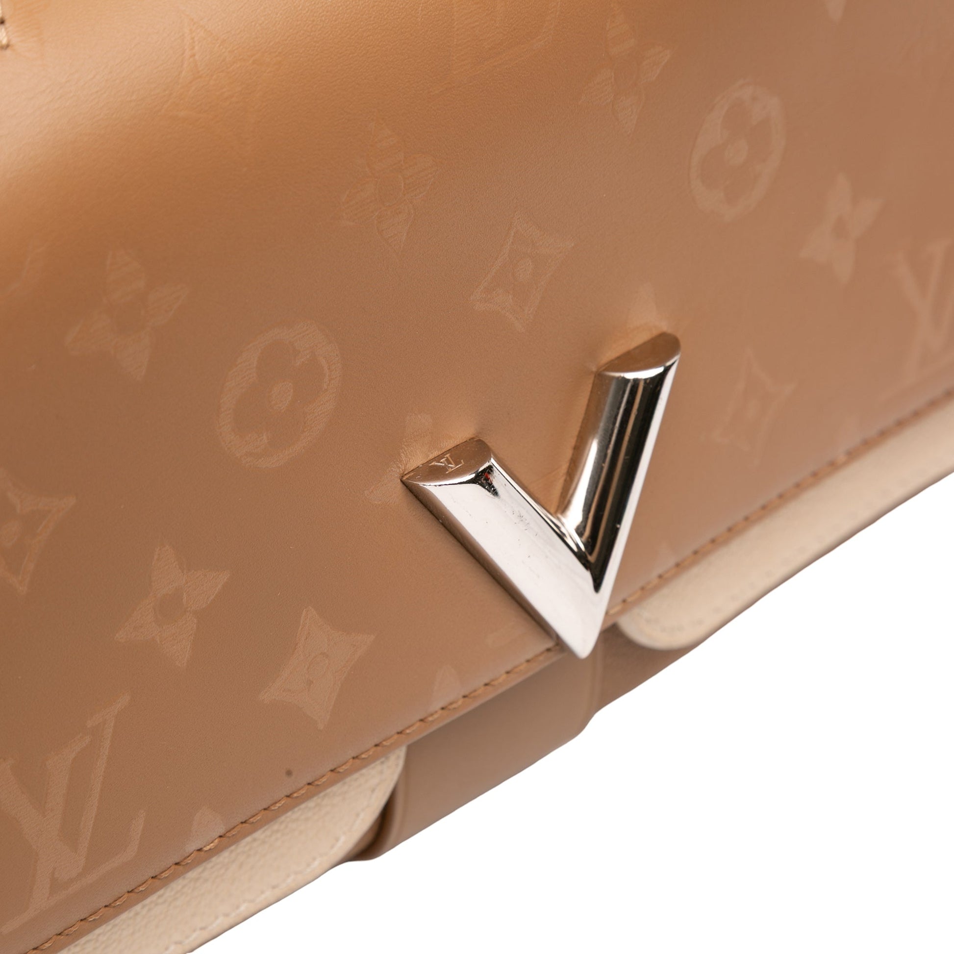 Louis Vuitton Bicolor Monogram Cuir Plume Ecume Very Chain Bag
