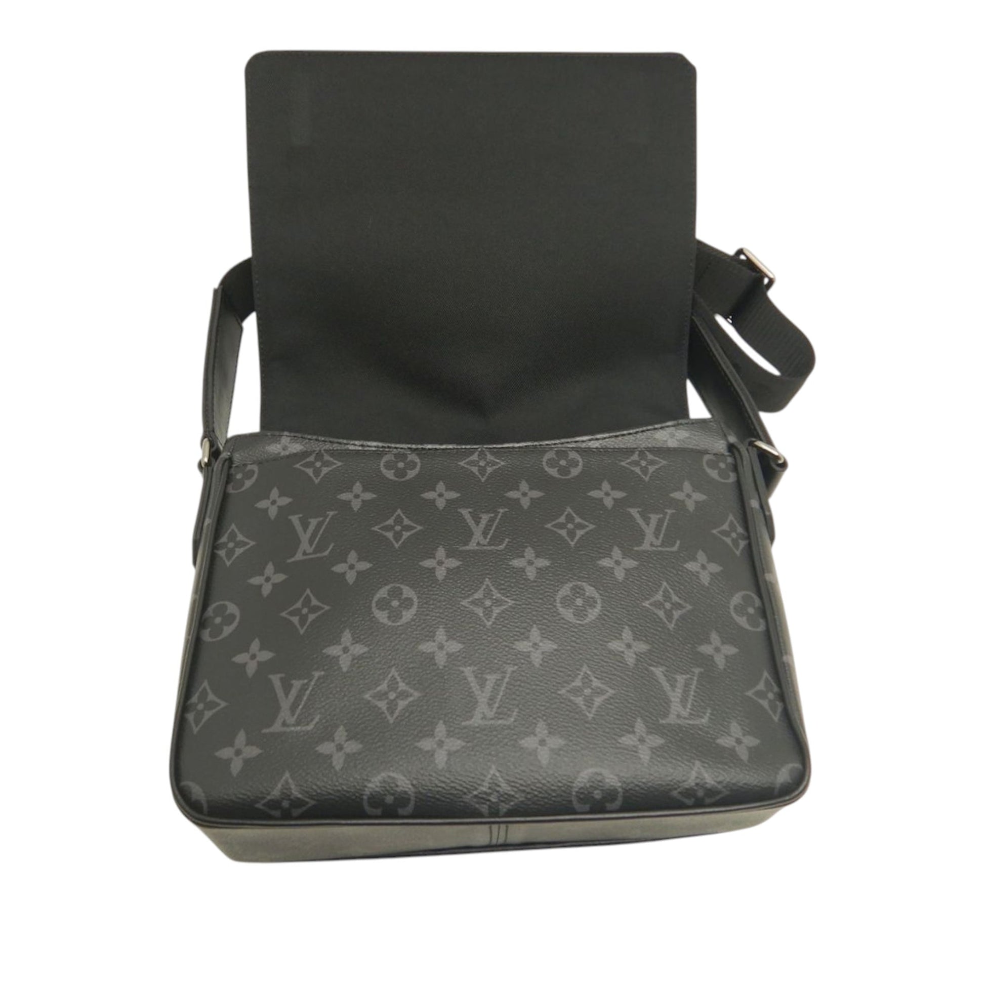 Louis Vuitton Monogram Eclipse District PM
