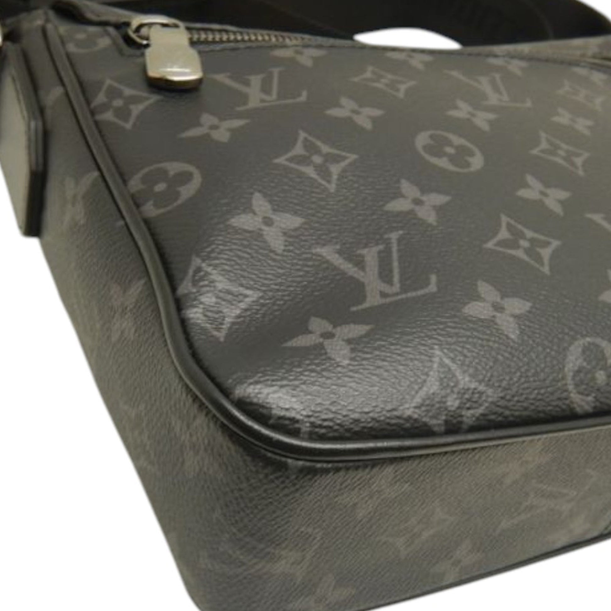 Louis Vuitton Monogram Eclipse District PM