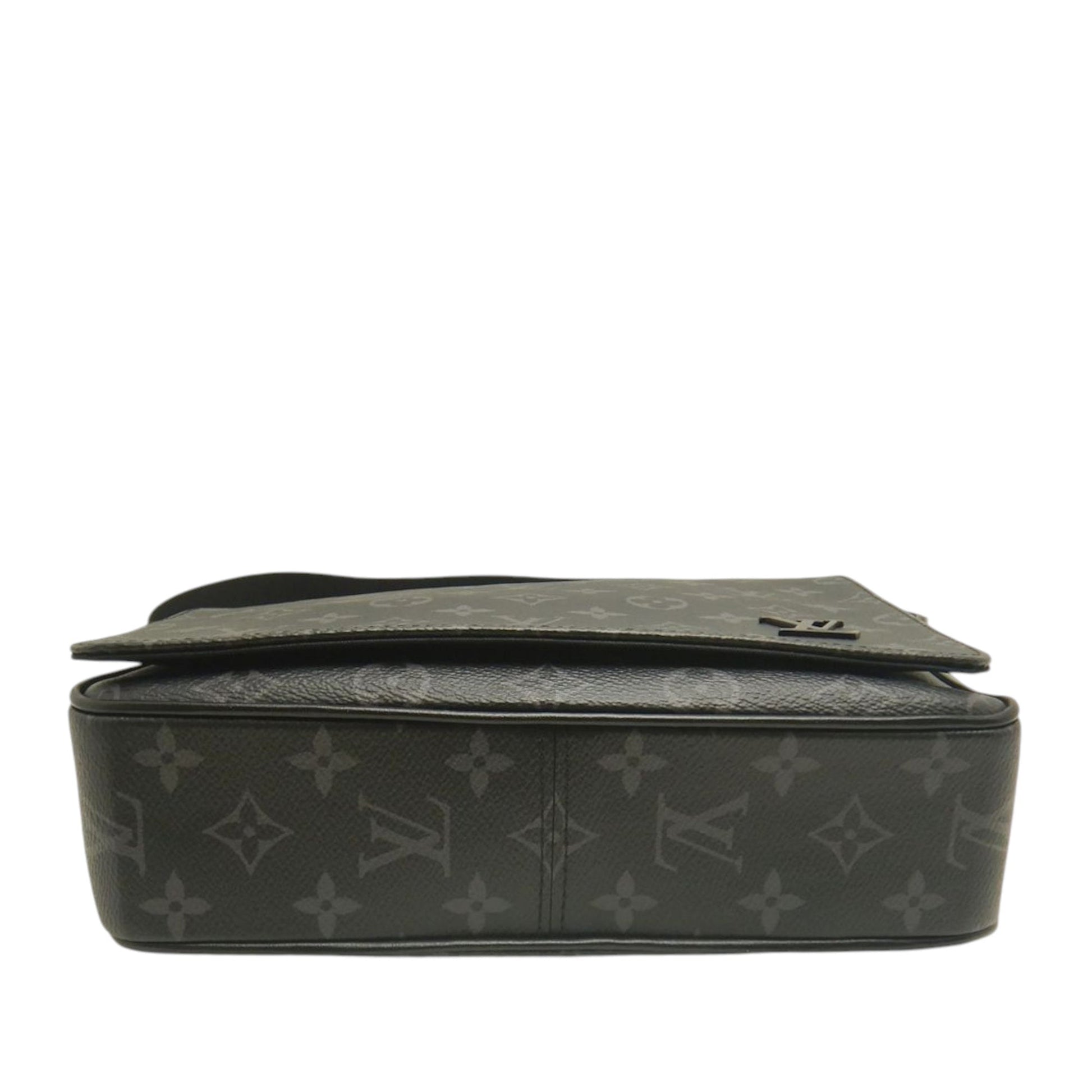 Louis Vuitton Monogram Eclipse District PM