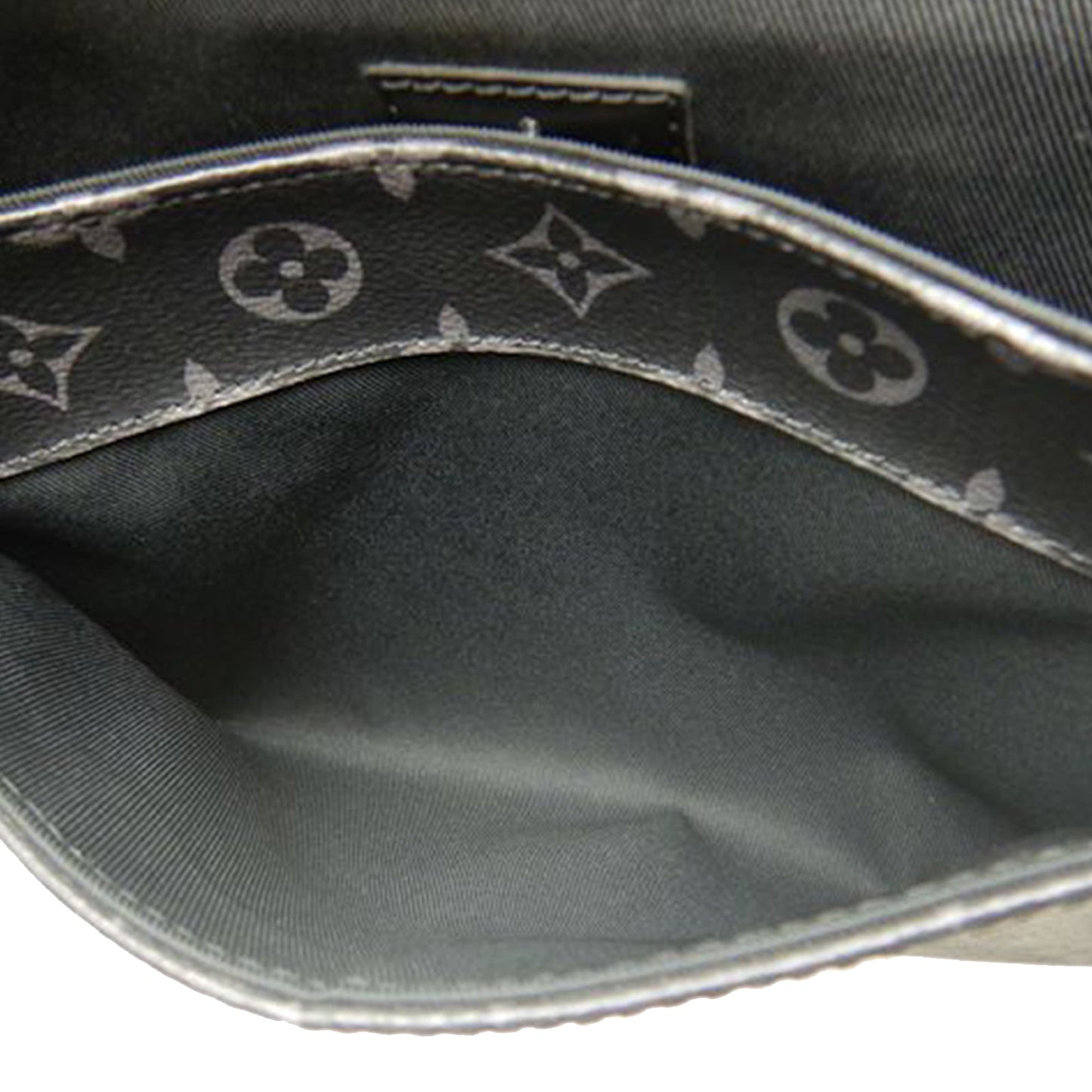 Louis Vuitton Monogram Eclipse District PM