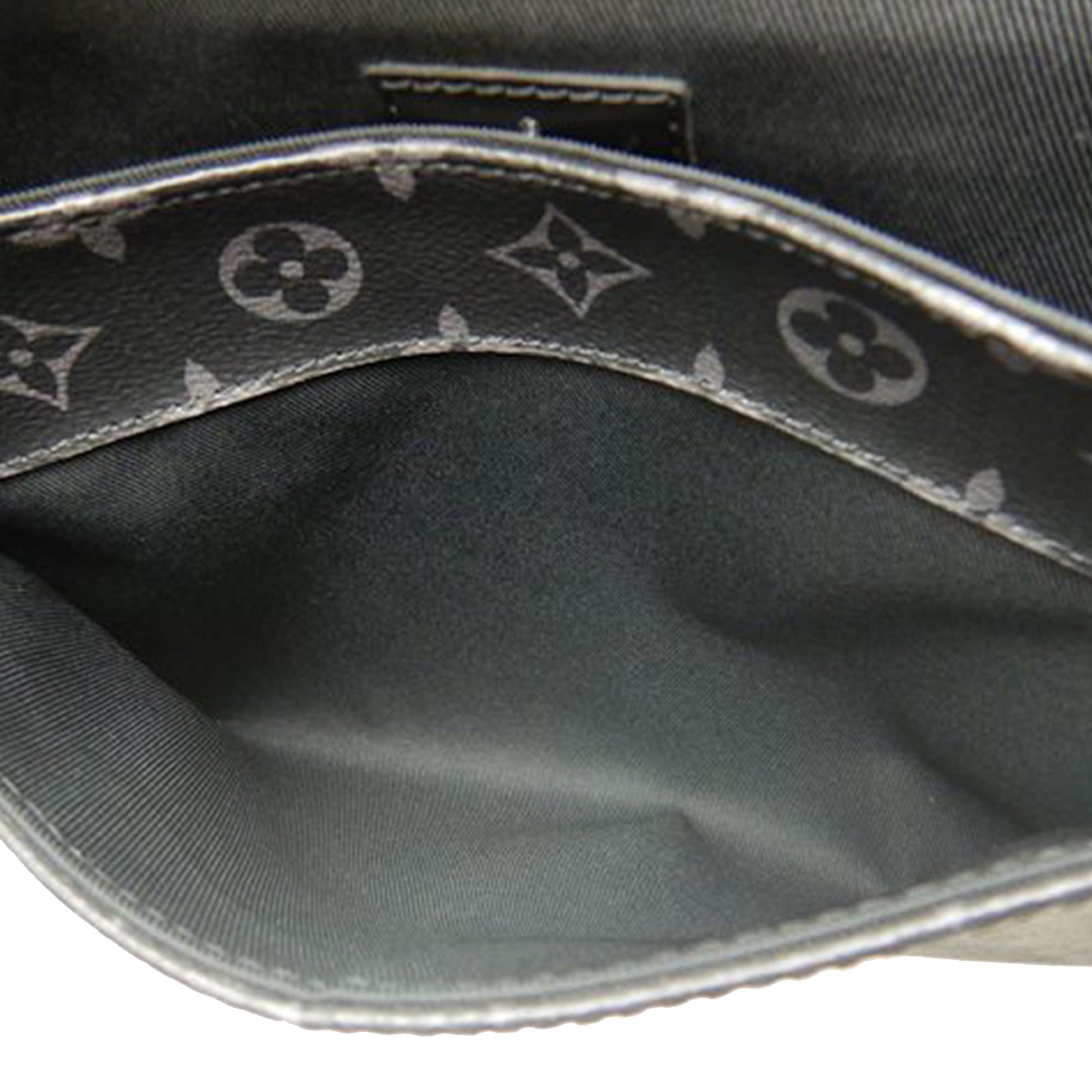 Louis Vuitton Monogram Eclipse District PM