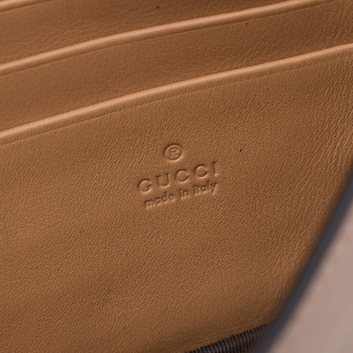 Gucci Calfskin Interlocking G Wallet on Chain