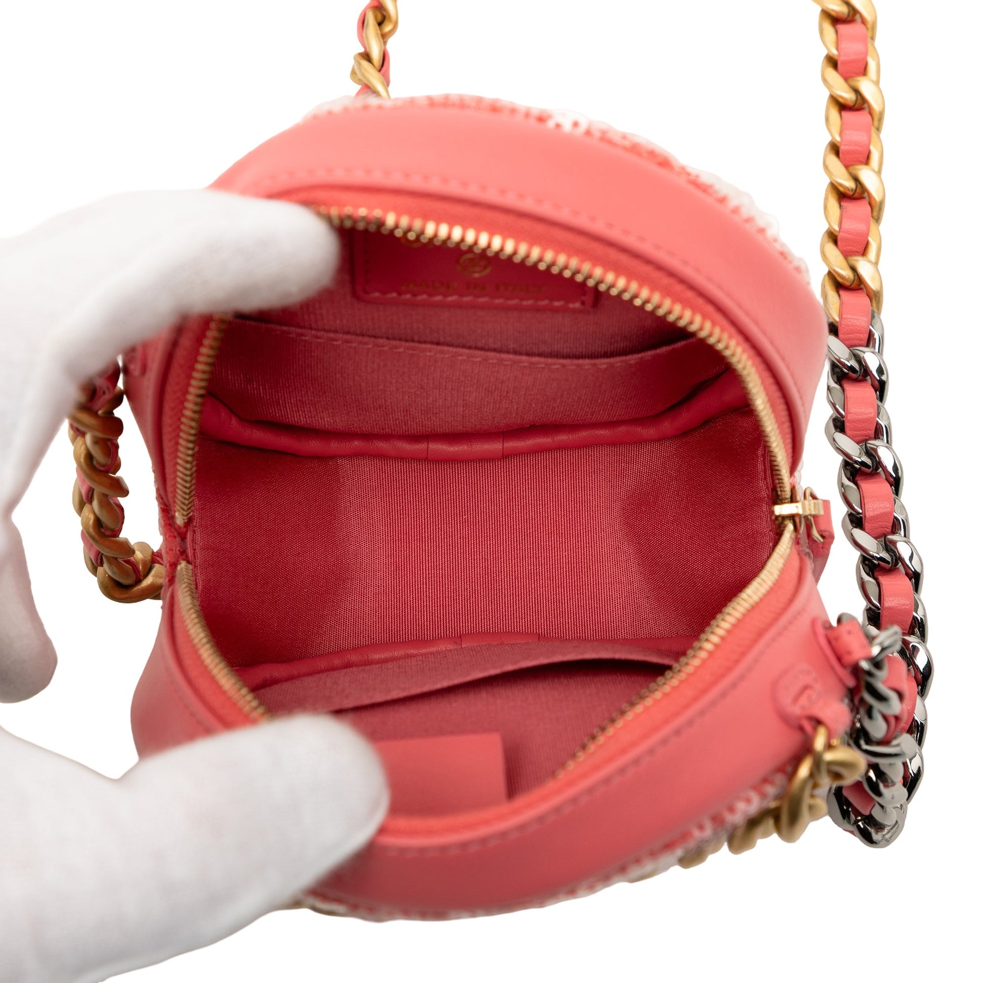 Sequin Lambskin 19 Round Clutch With Chain