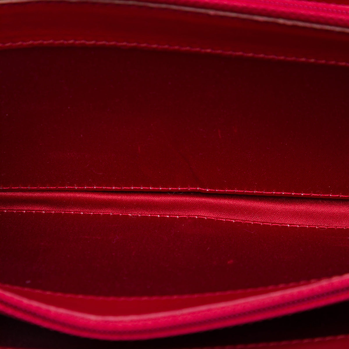 Chanel CC Quilted Patent Brilliant East West Wallet On Chain — Red