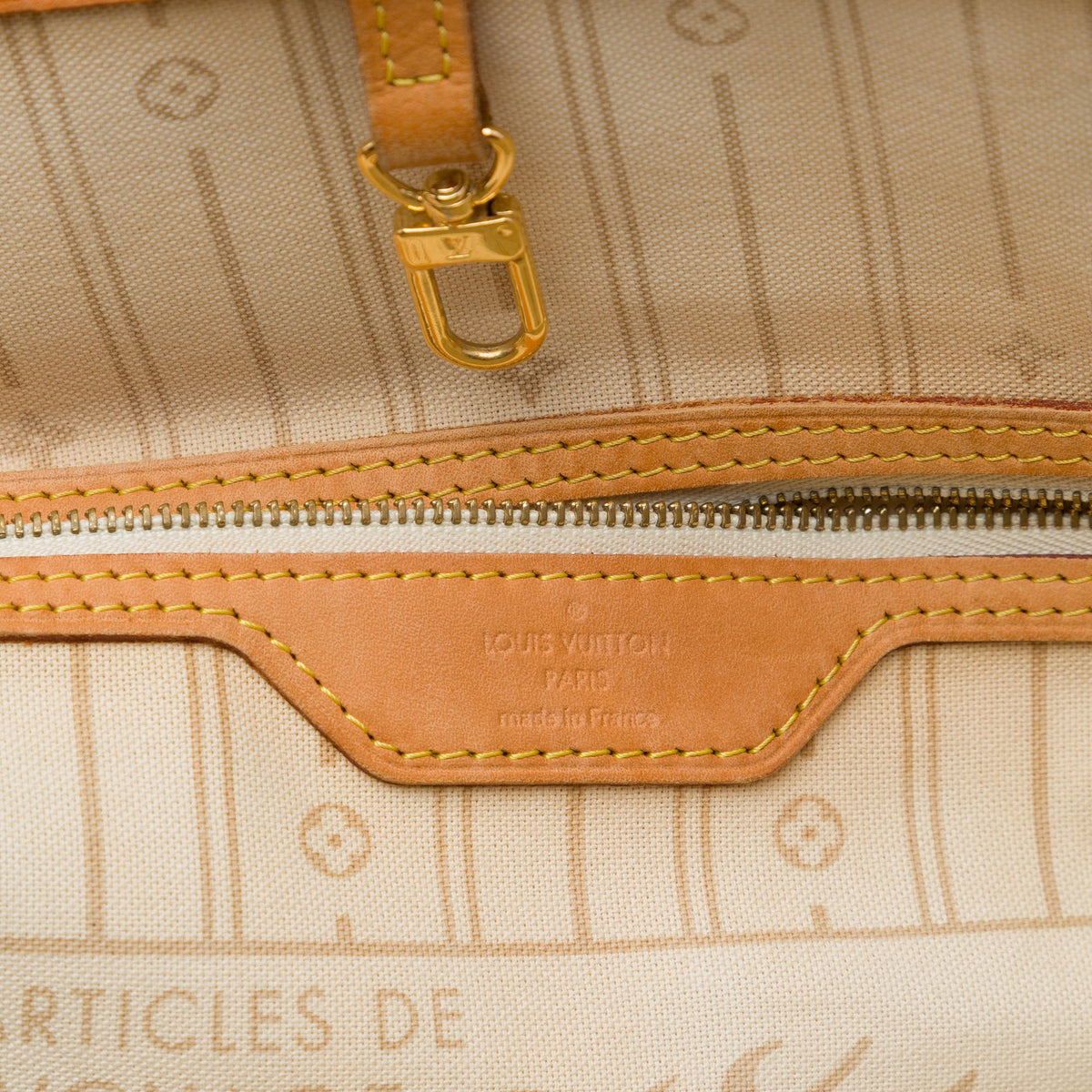 Louis Vuitton Damier Azur Neverfull MM — White
