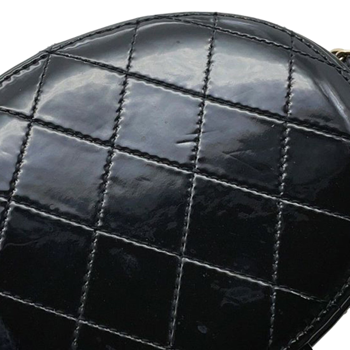Chanel CC Quilted Patent Round Vanity Clutch With Chain