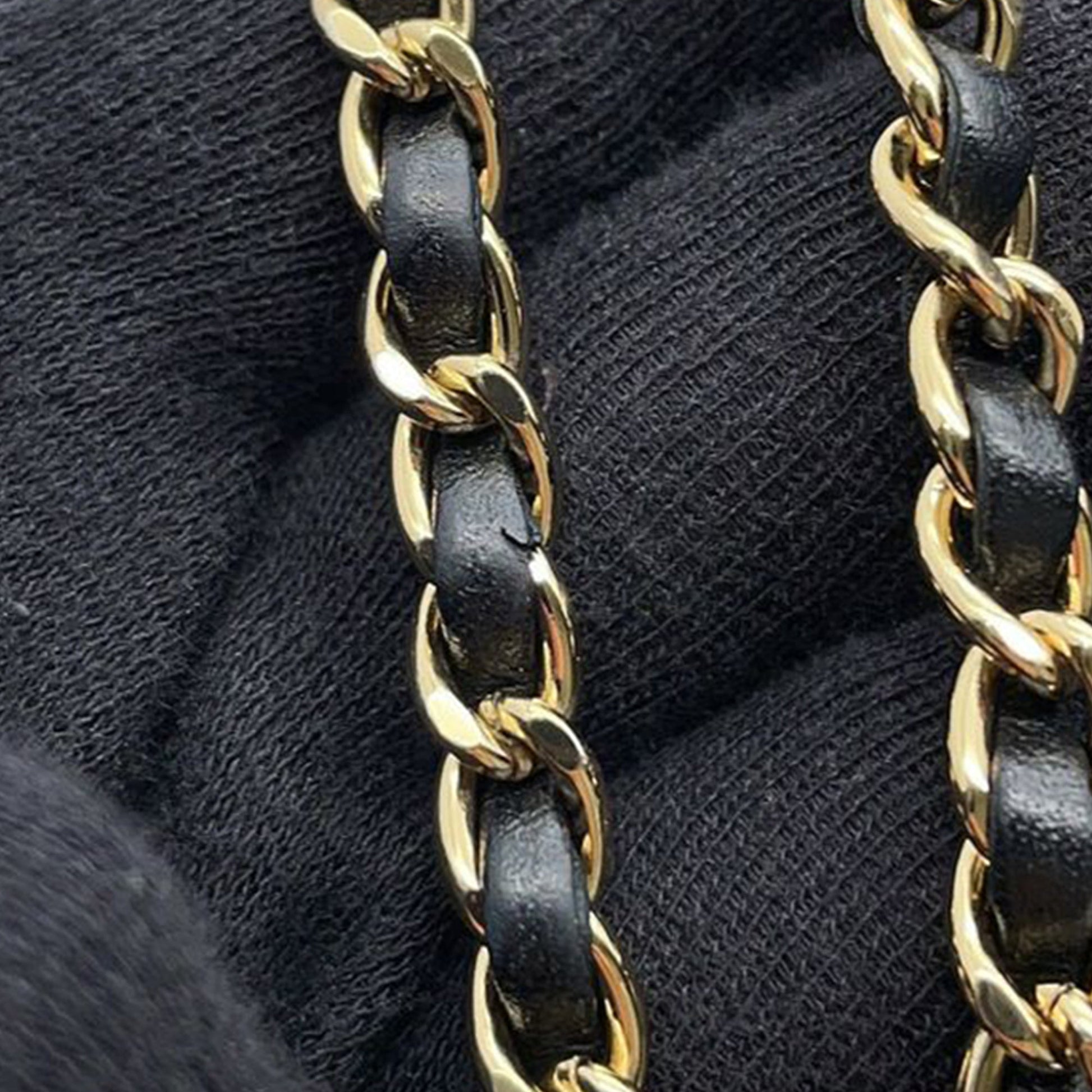 Chanel CC Quilted Patent Round Vanity Clutch With Chain