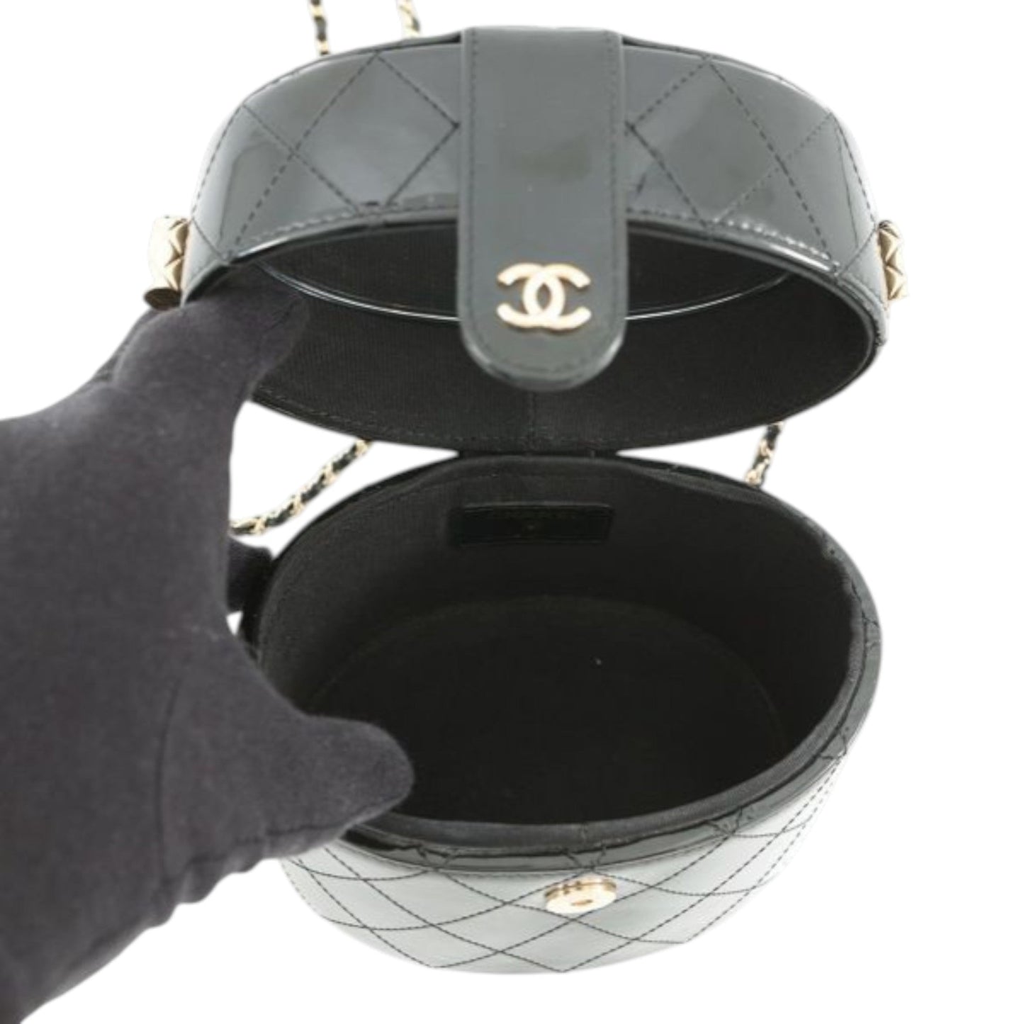 Chanel CC Quilted Patent Round Vanity Clutch With Chain